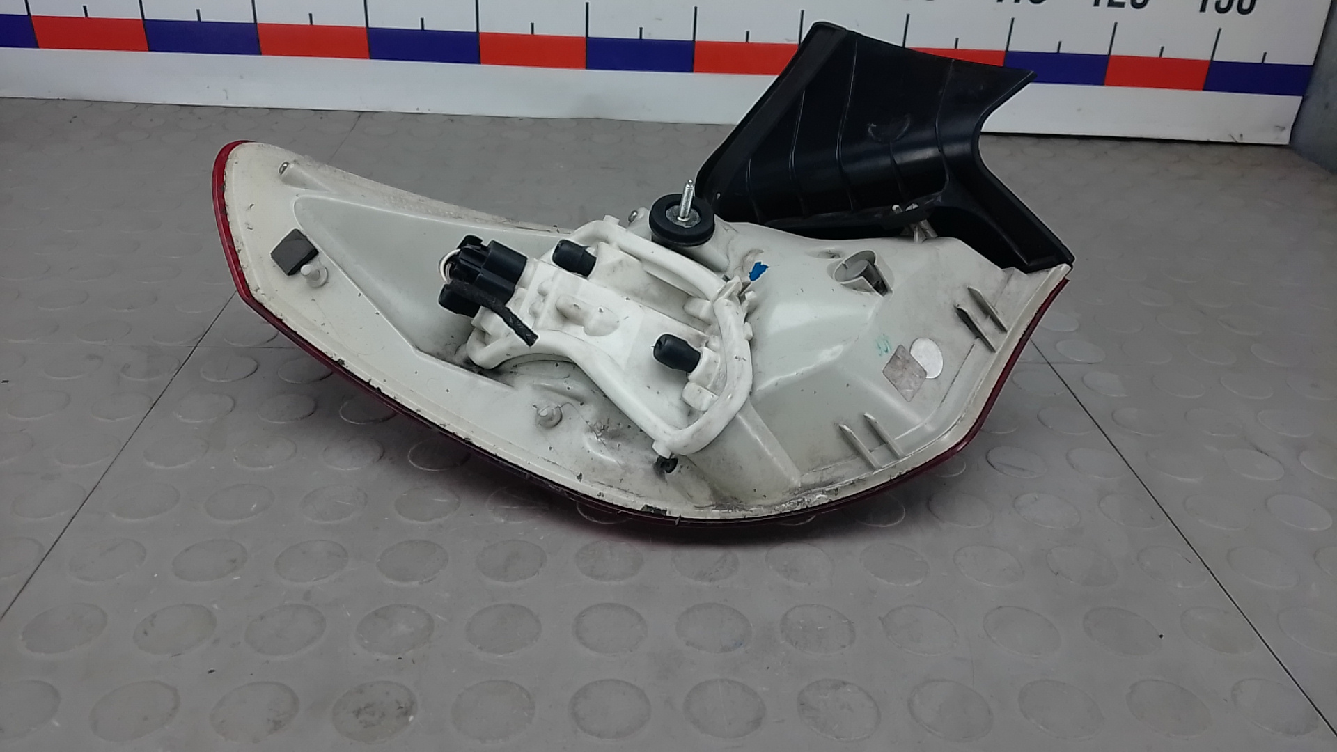 Фонарь задний правый