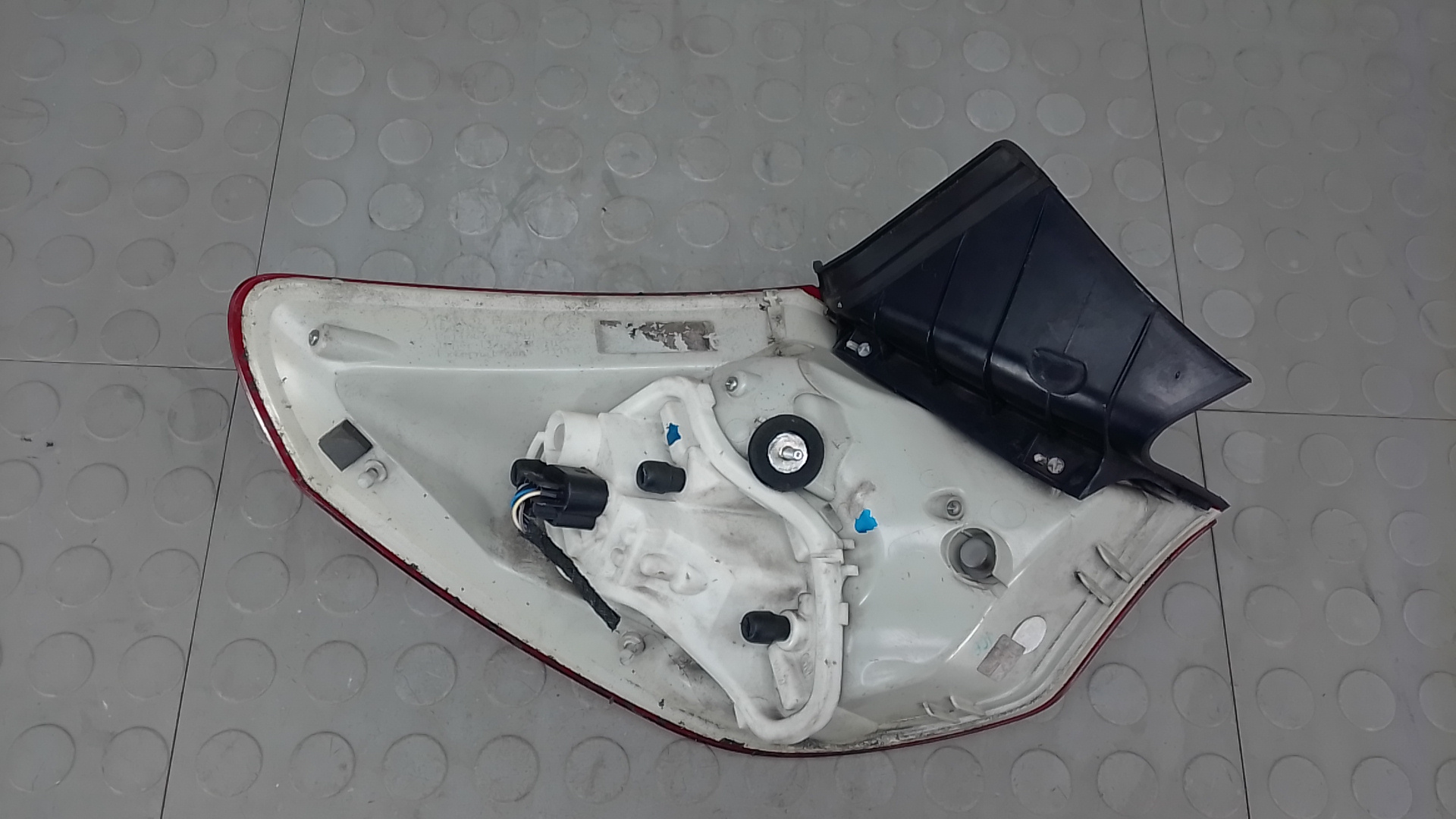 Фонарь задний правый