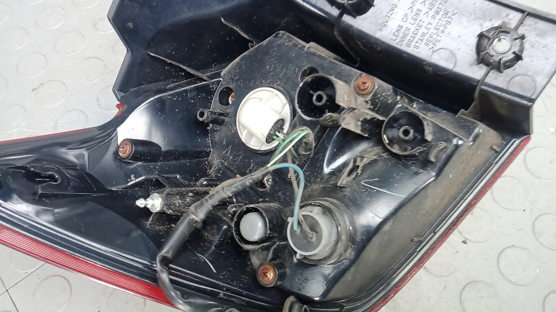 Фонарь задний правый