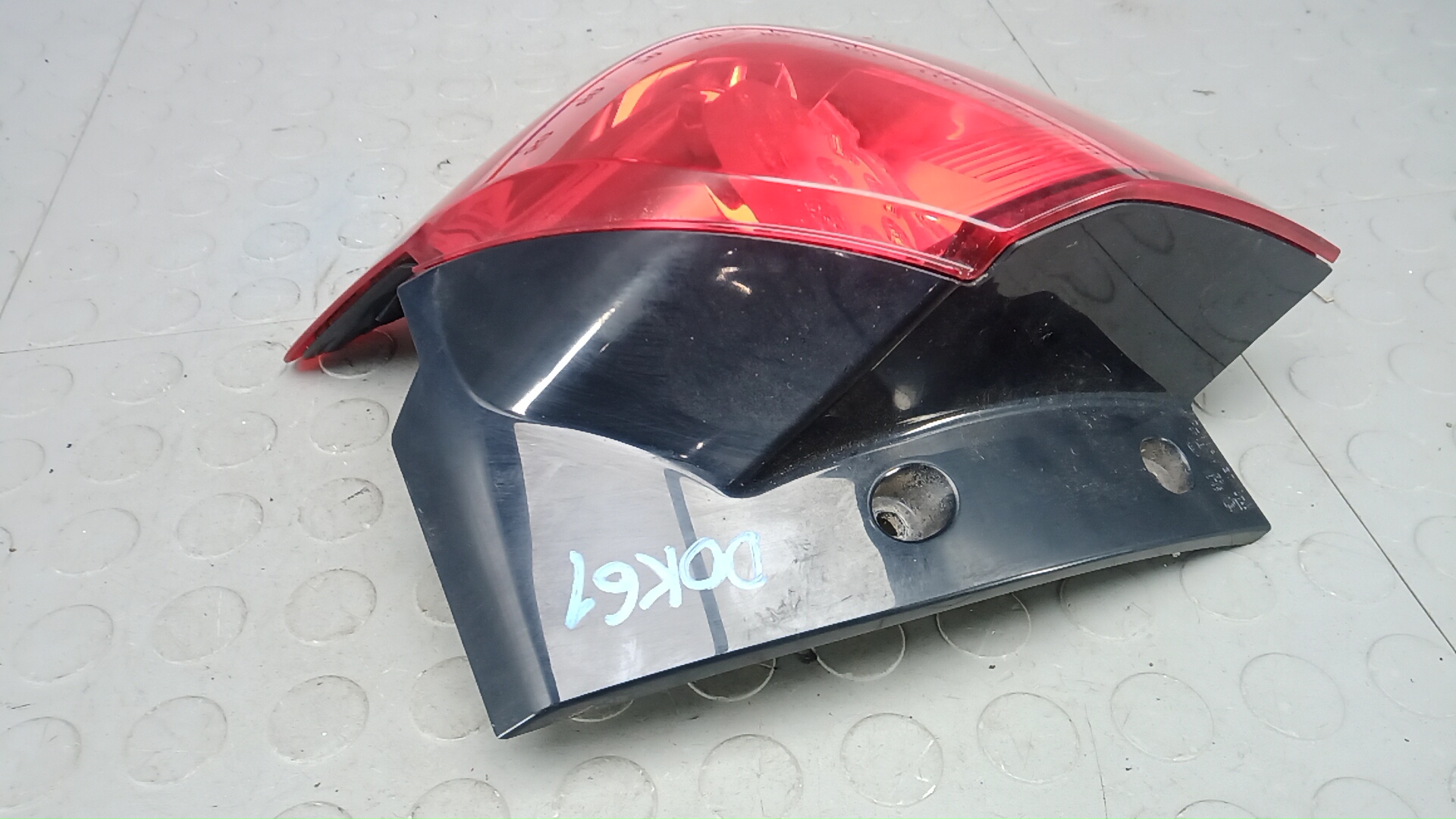 Фонарь задний правый