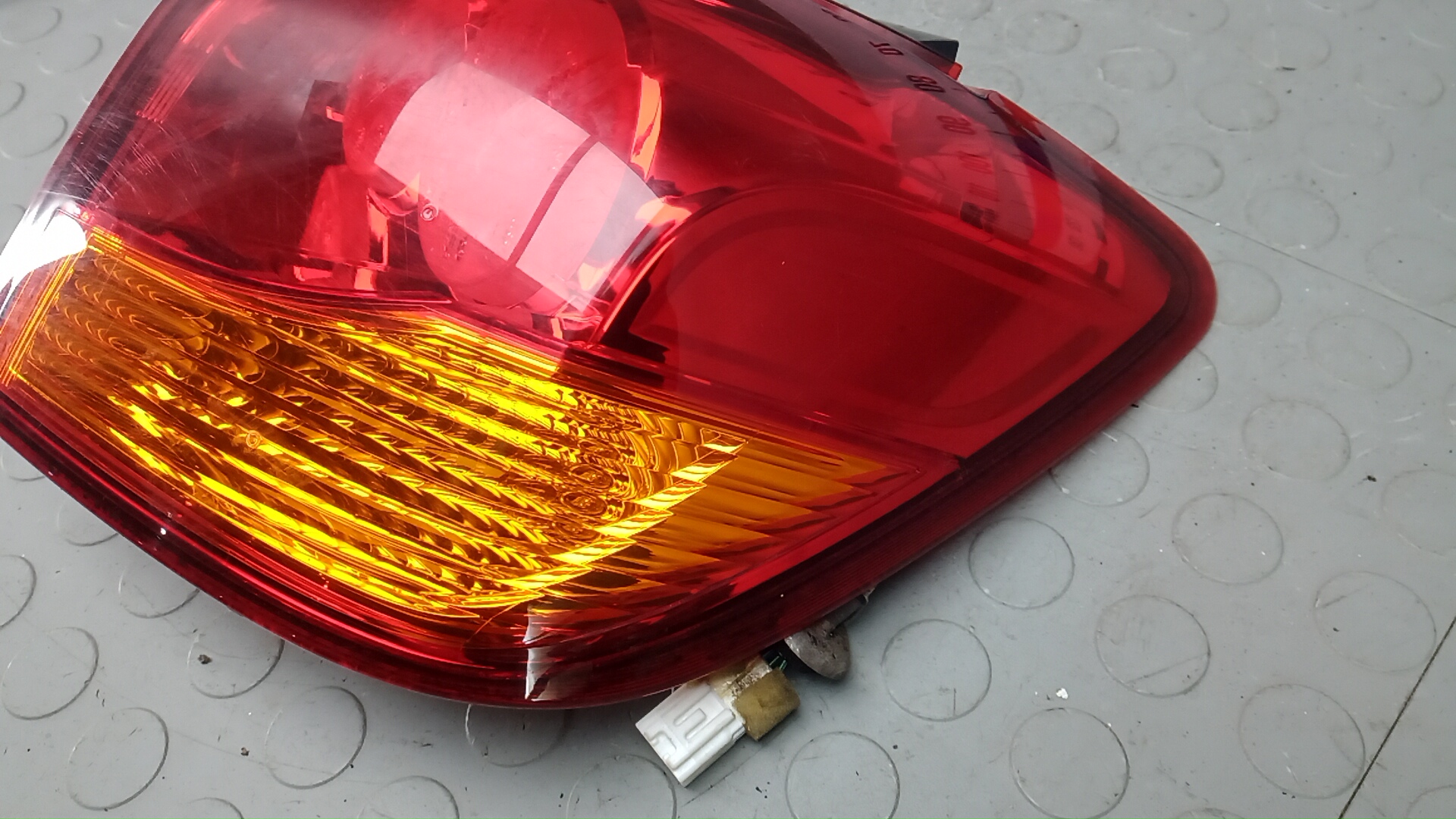 Фонарь задний правый