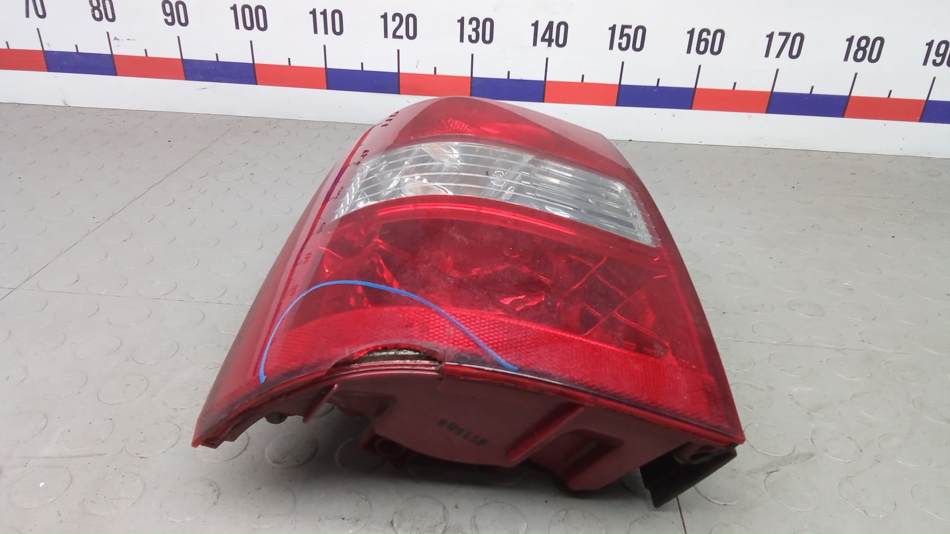 Фонарь задний левый