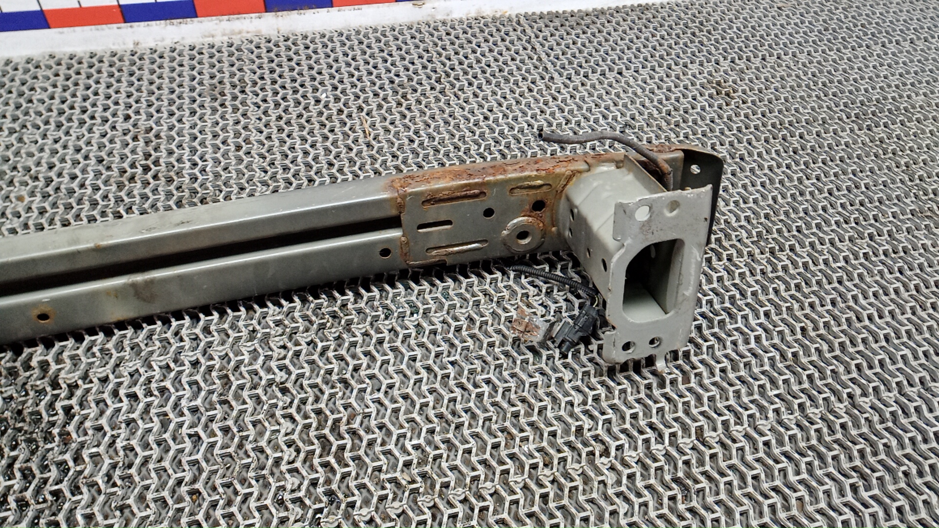 Кронштейн усилителя переднего бампера