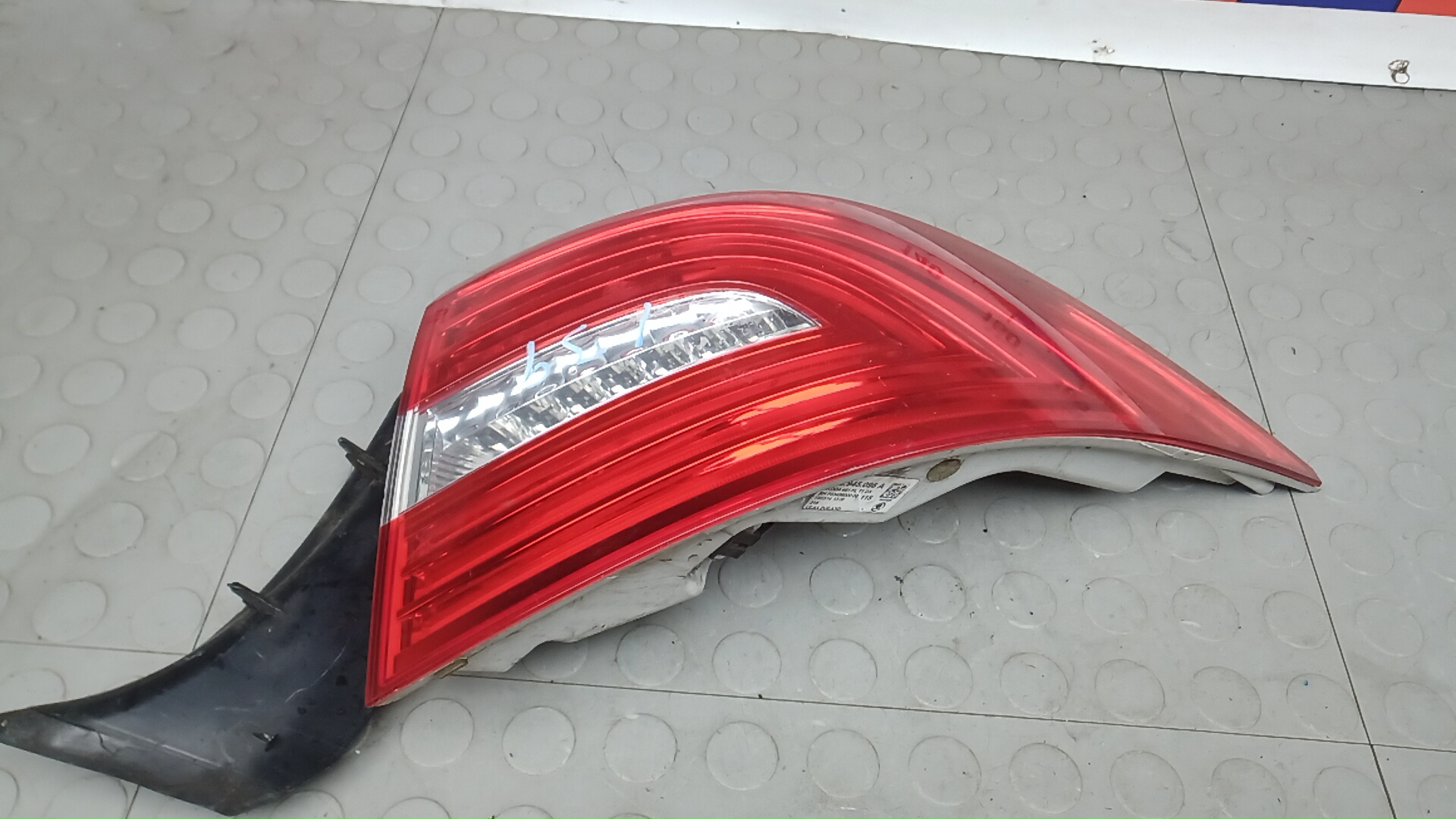 Фонарь задний правый