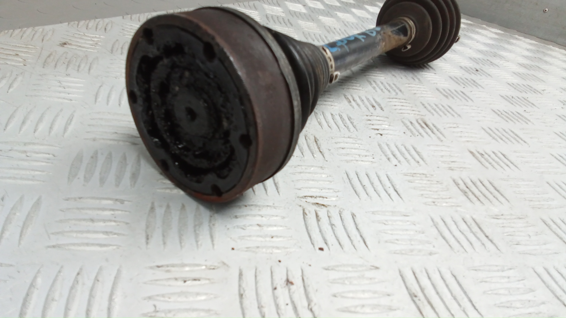 Полуось передняя левая