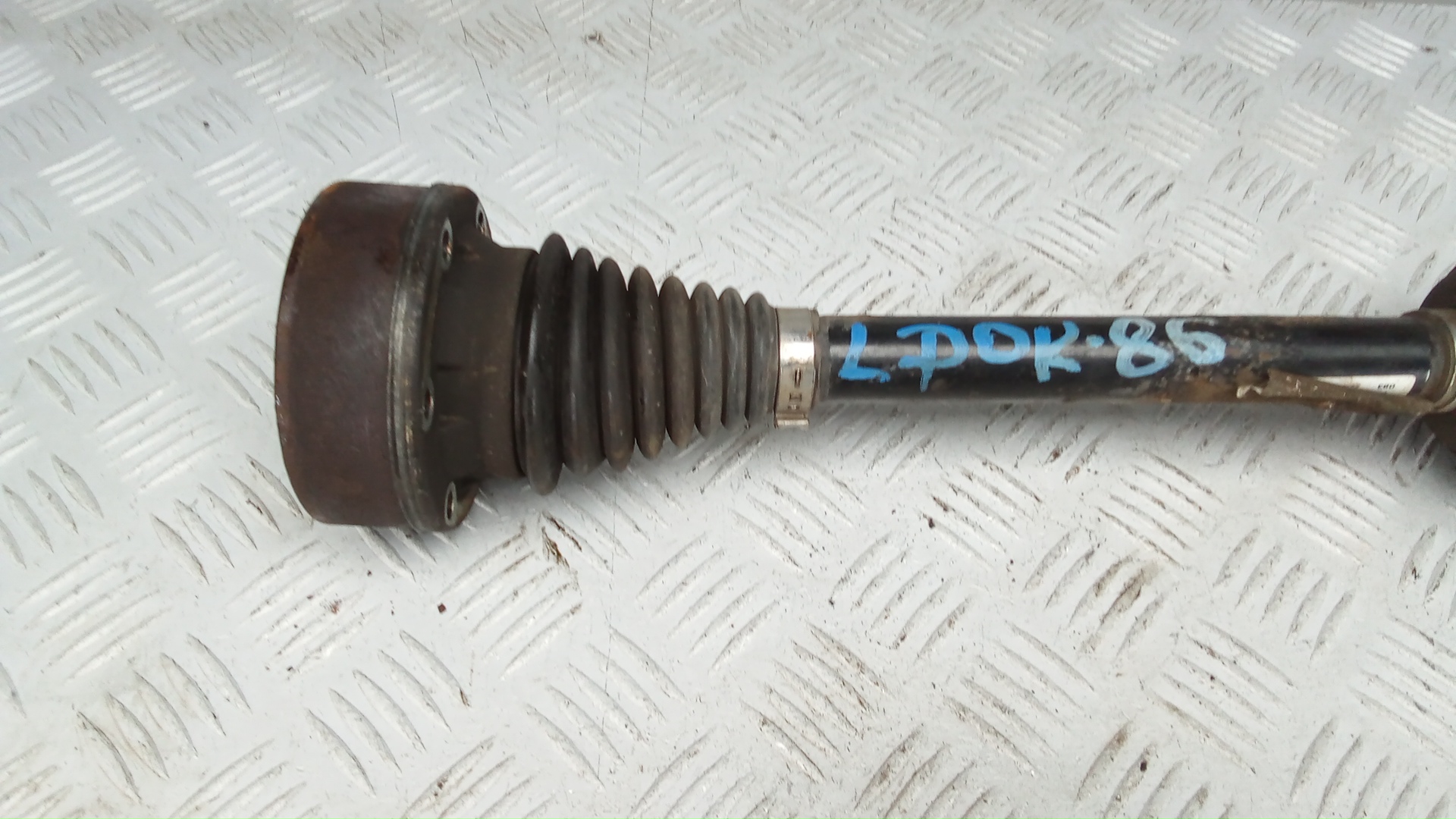 Полуось передняя левая