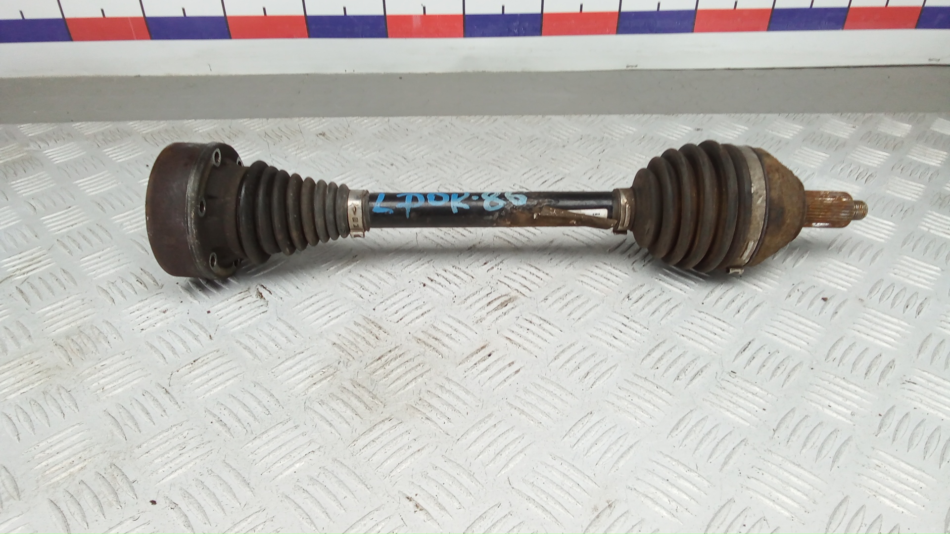 Полуось передняя левая