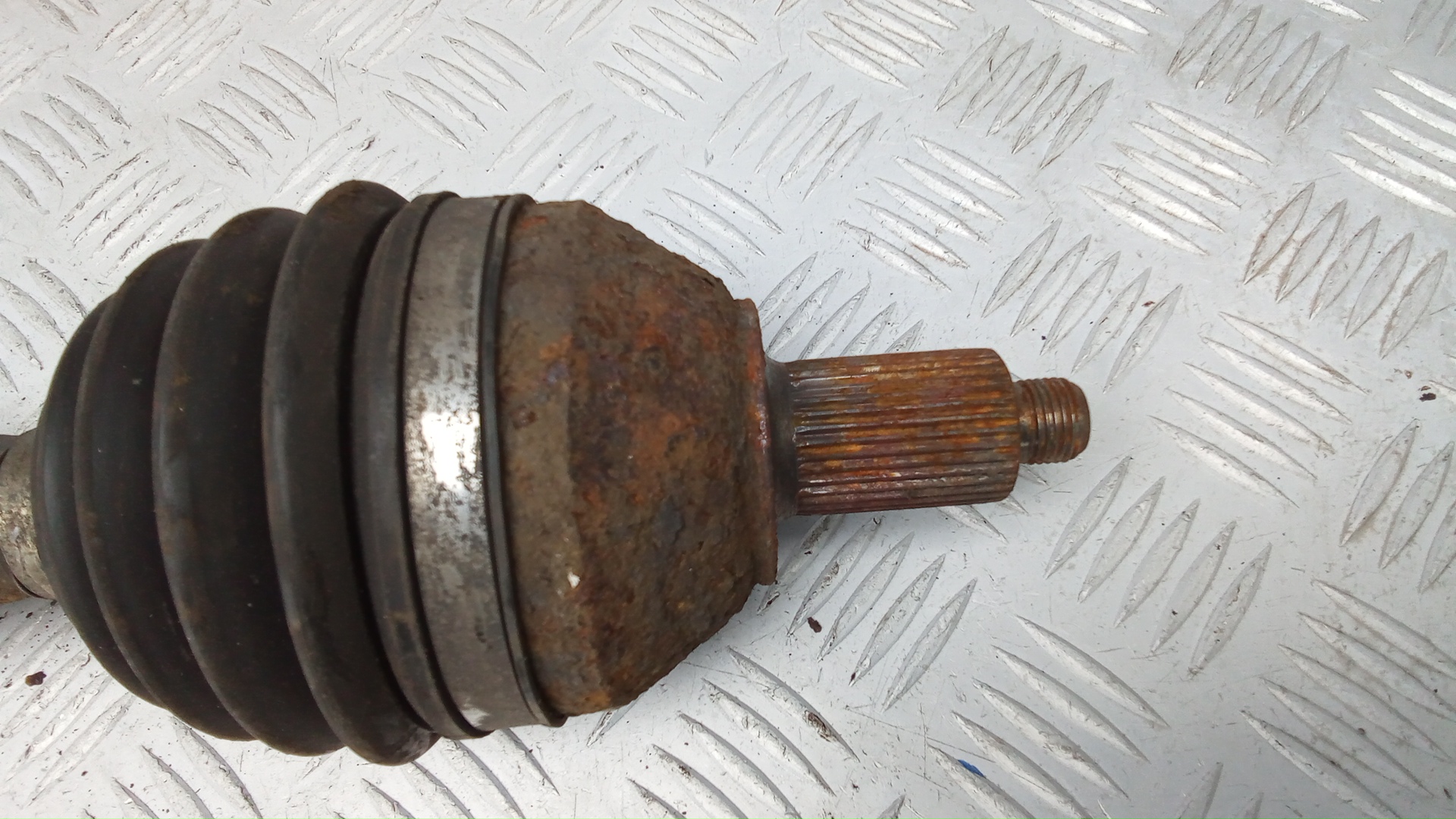 Полуось передняя правая