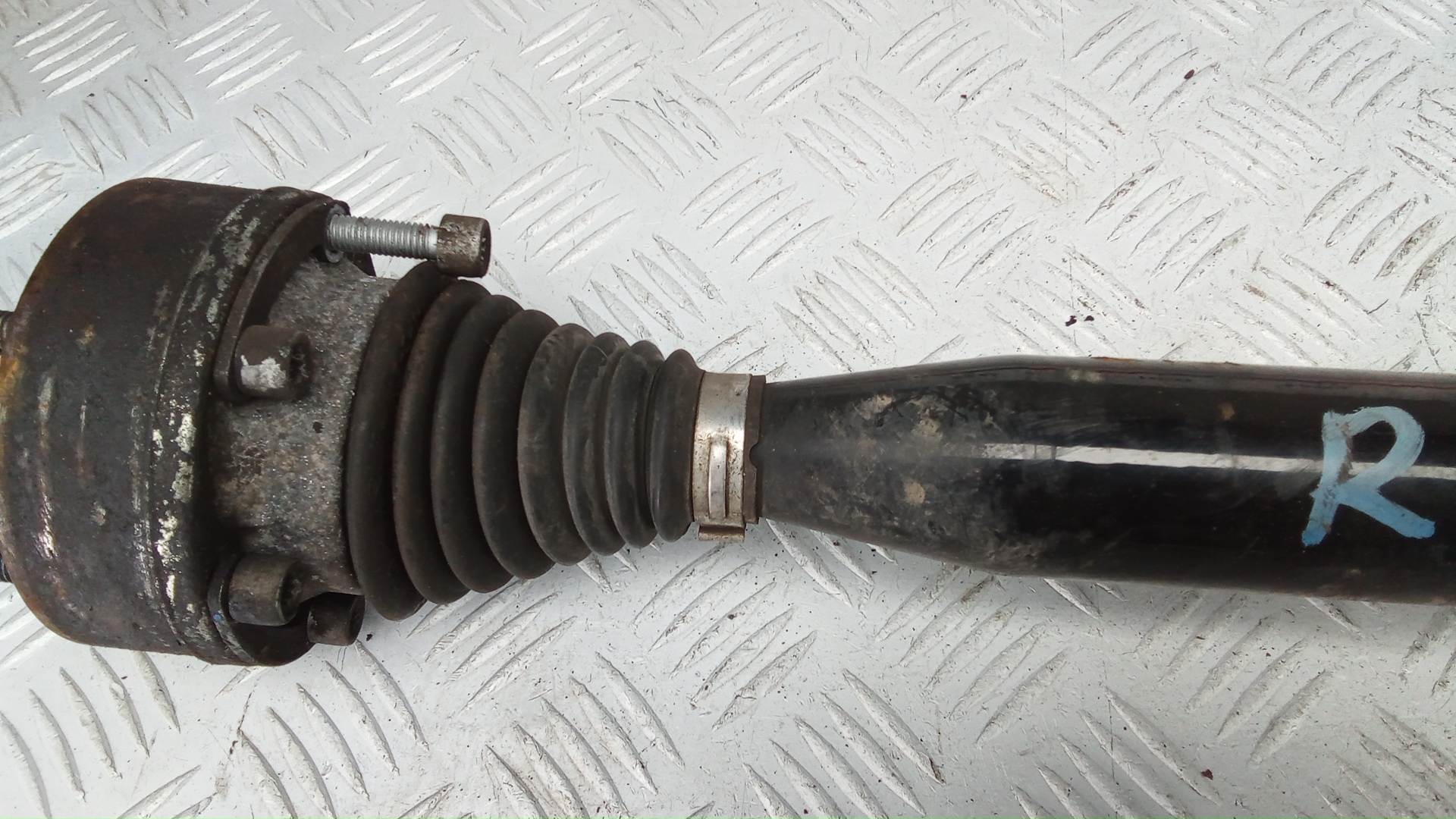 Полуось передняя правая
