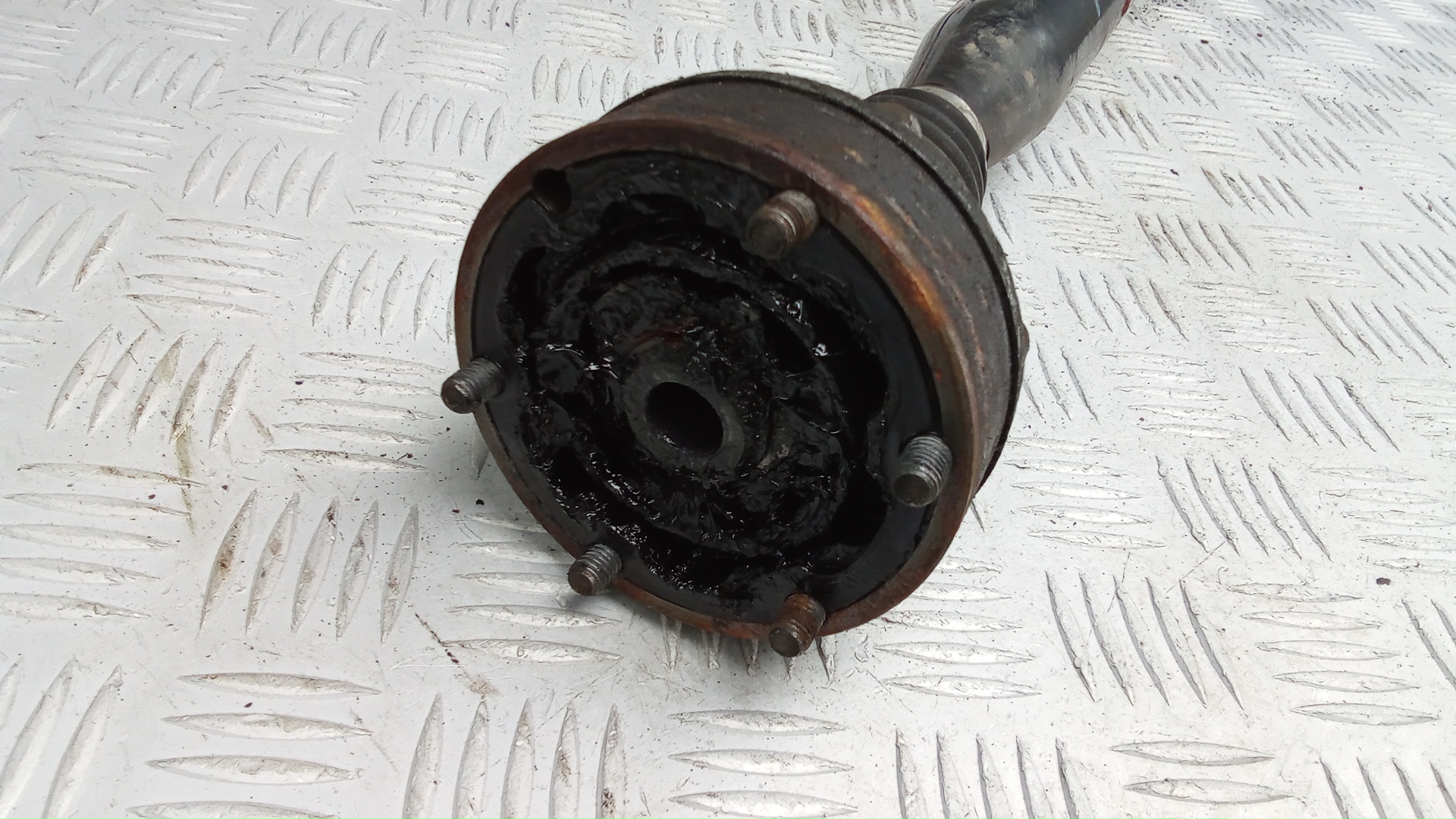 Полуось передняя правая