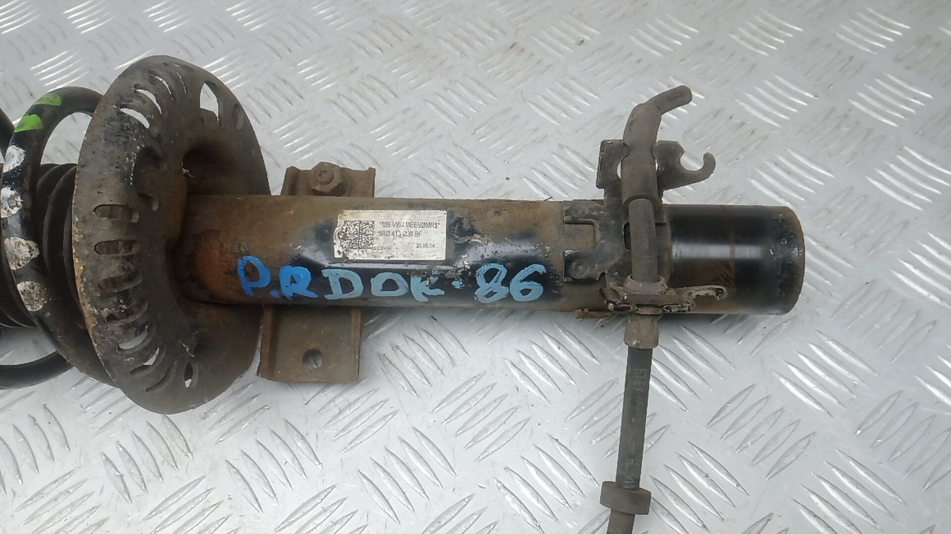 Амортизатор передний правый