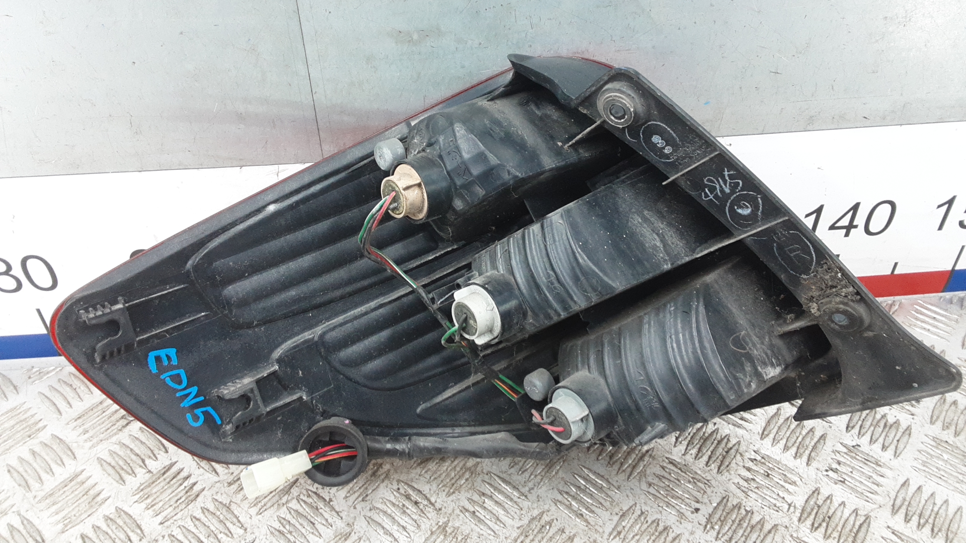 Фонарь задний правый