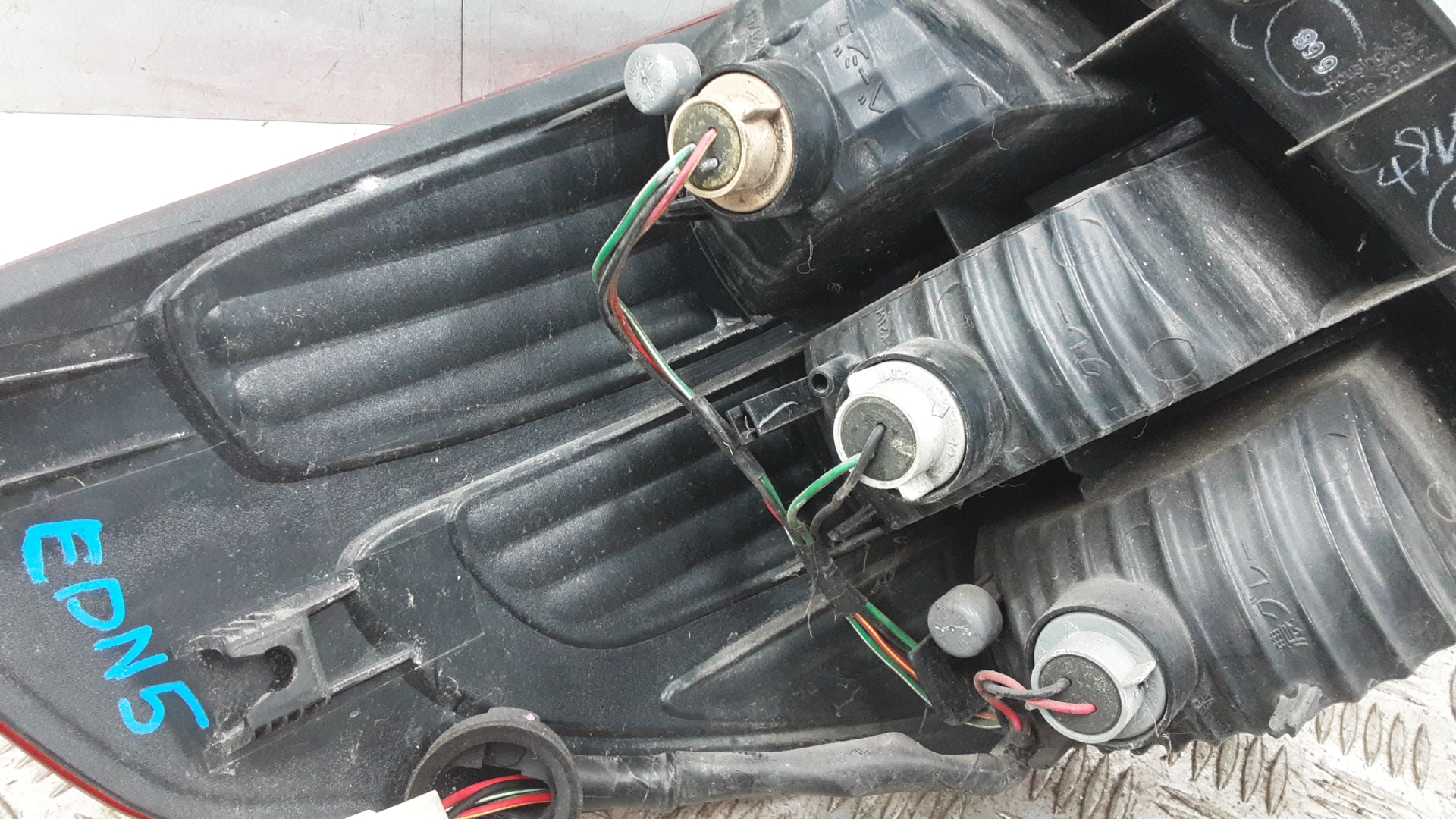 Фонарь задний правый