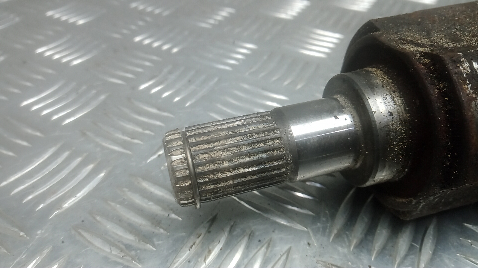 Полуось передняя правая