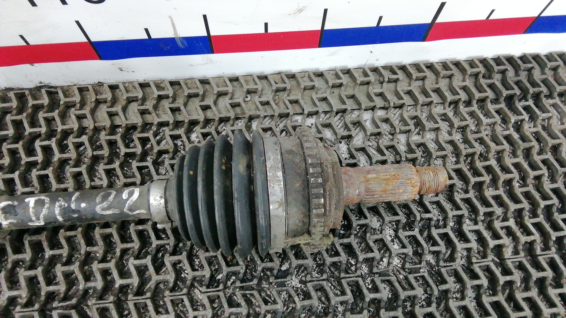 Полуось передняя левая