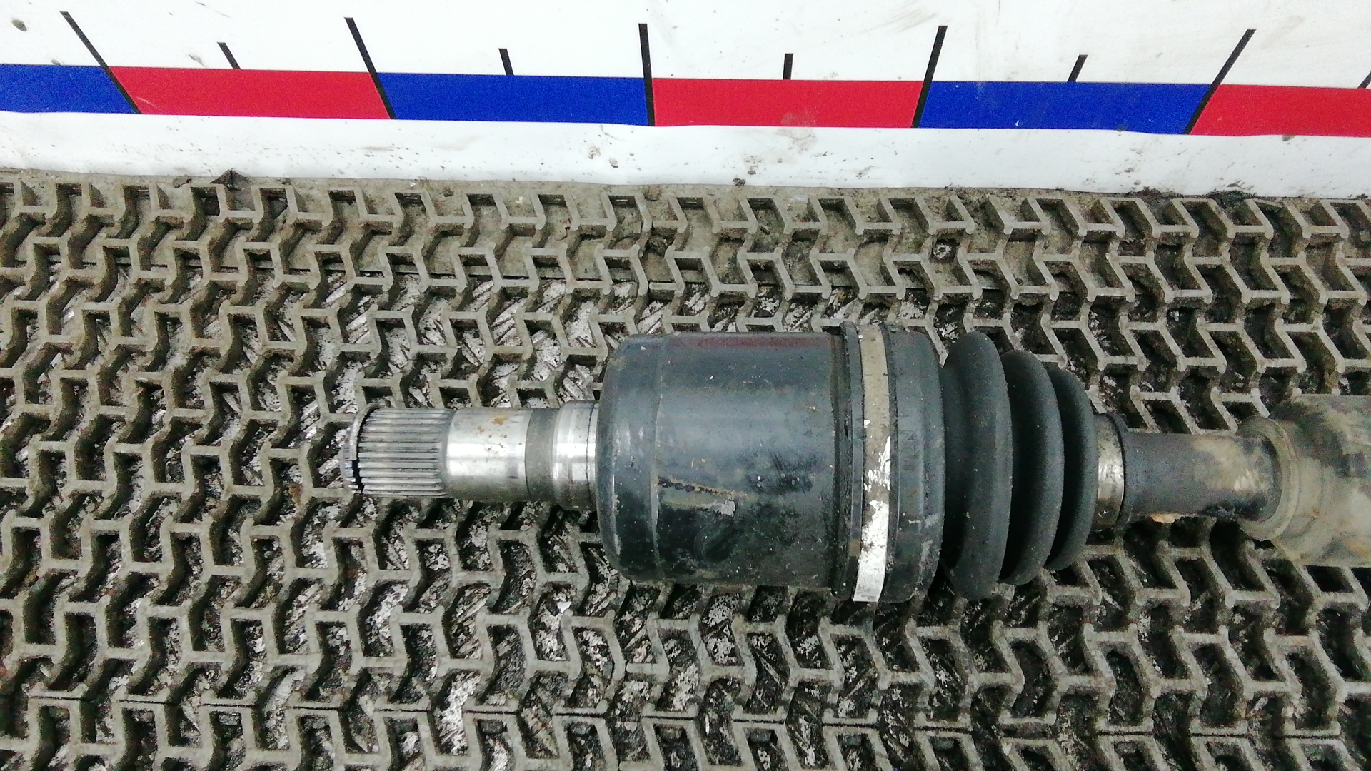 Полуось передняя левая