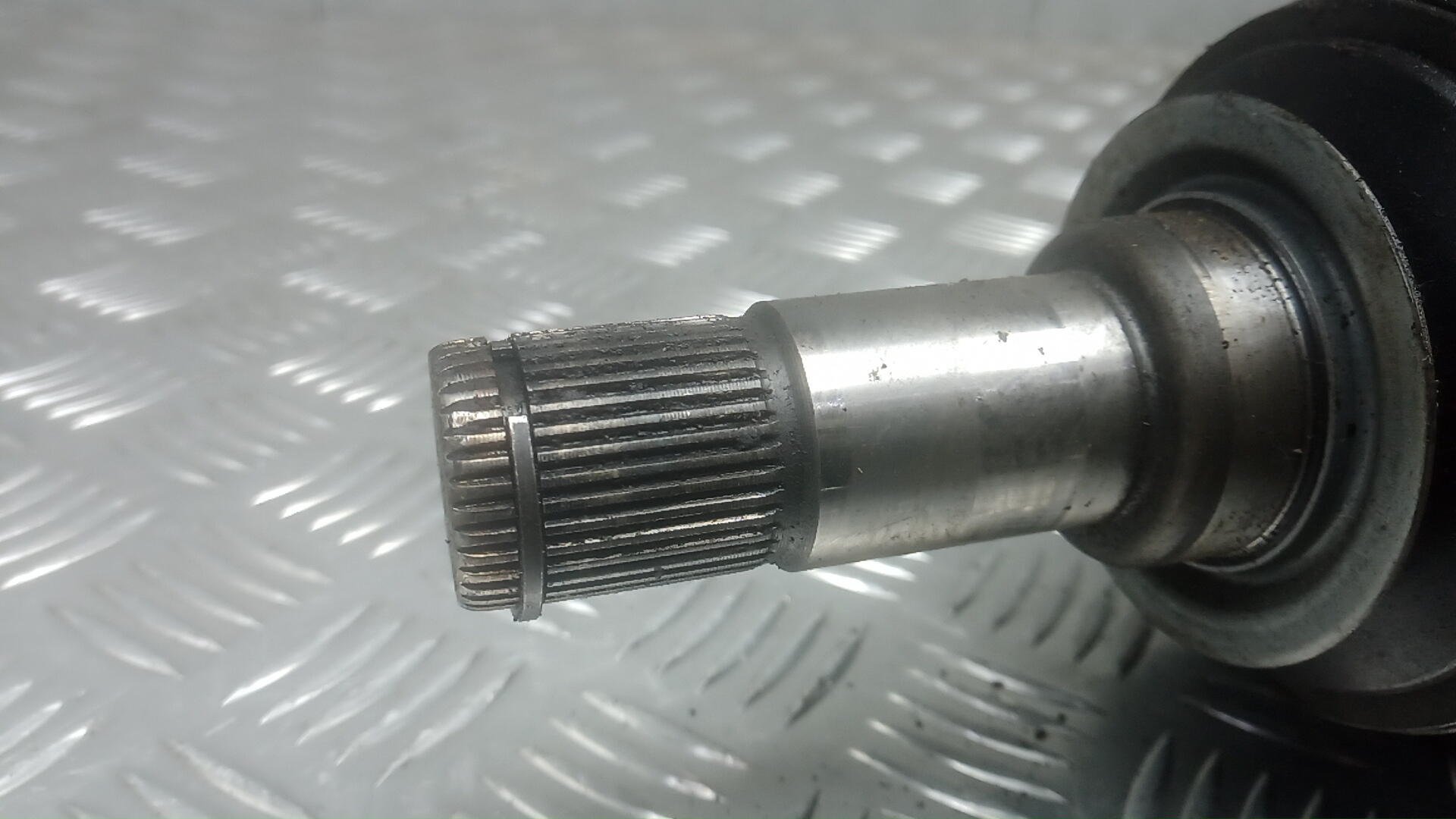 Полуось передняя левая