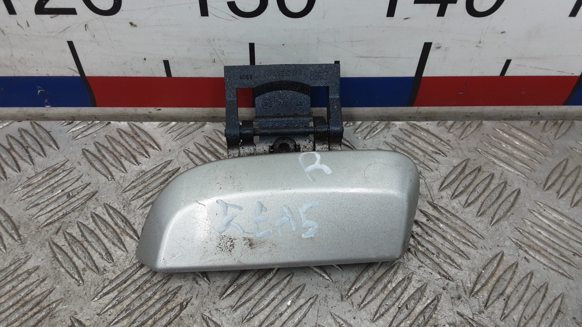 Ручка двери задней наружная правая