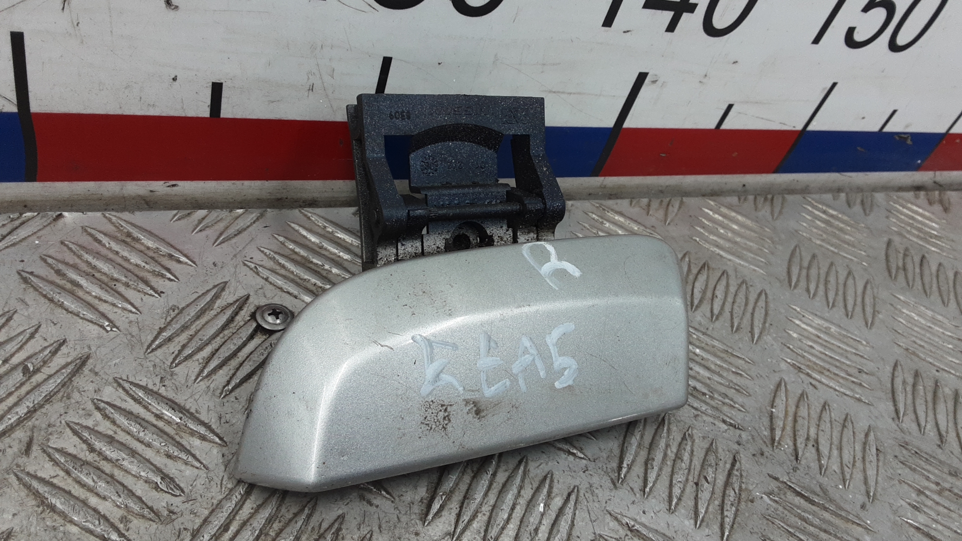 Ручка двери задней наружная правая