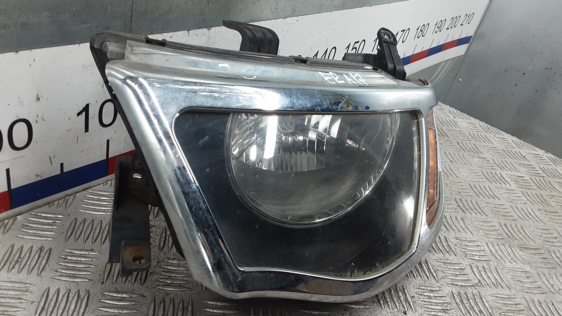 Фара левая