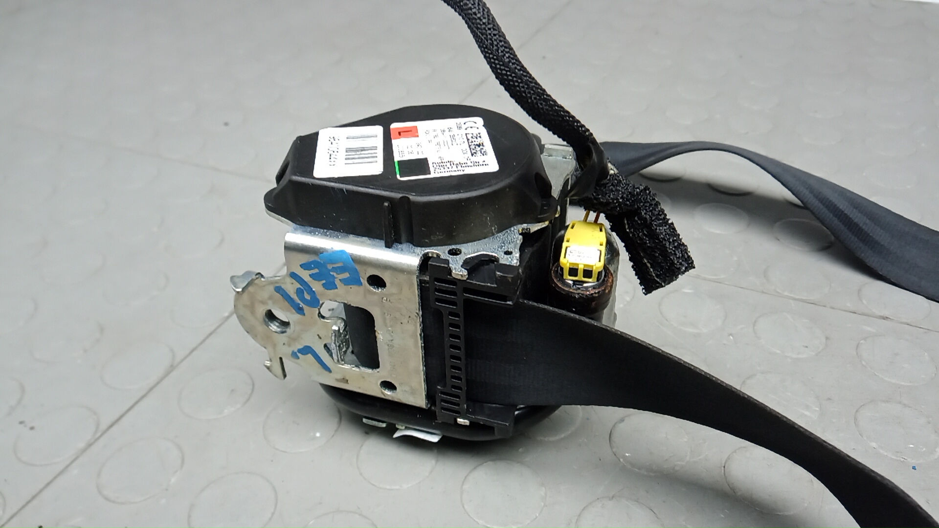 Ремень безопасности с пиропатроном