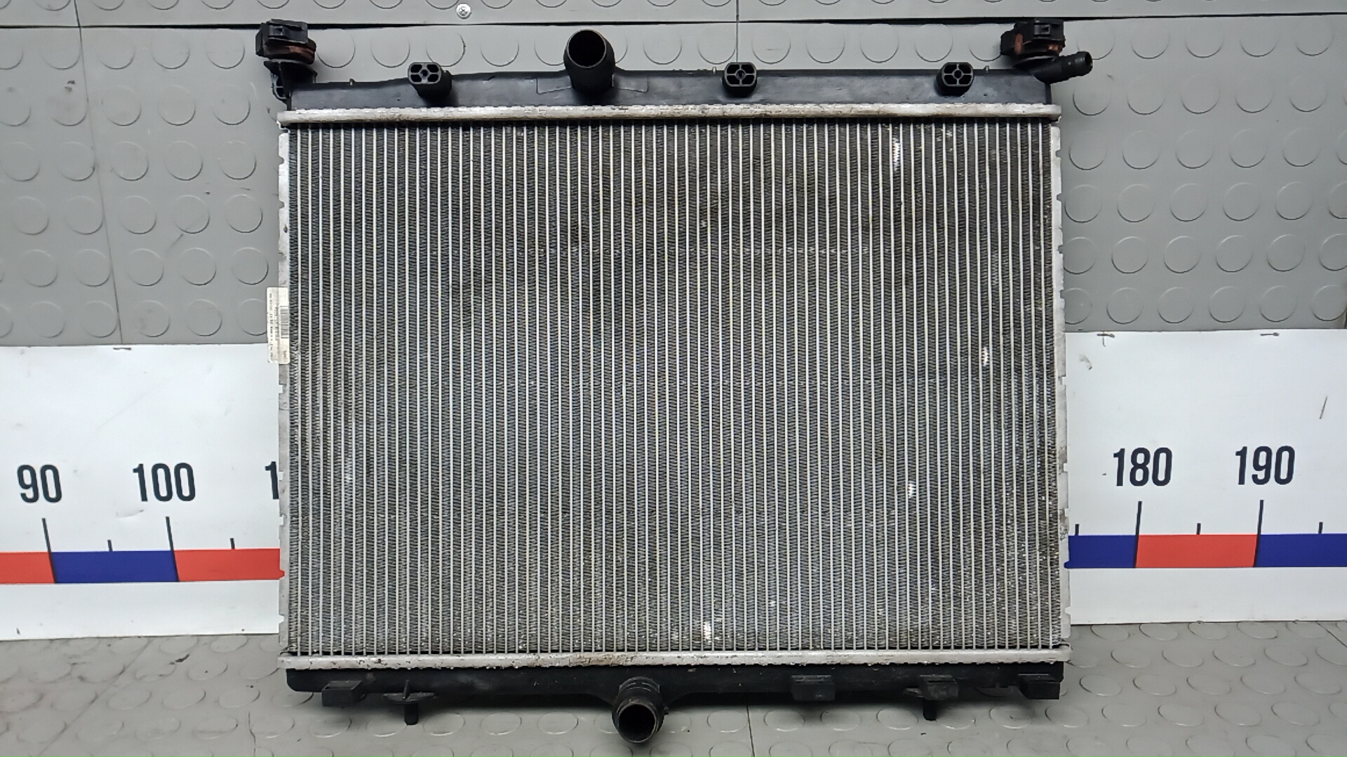 Радиатор охлаждения двигателя основной
