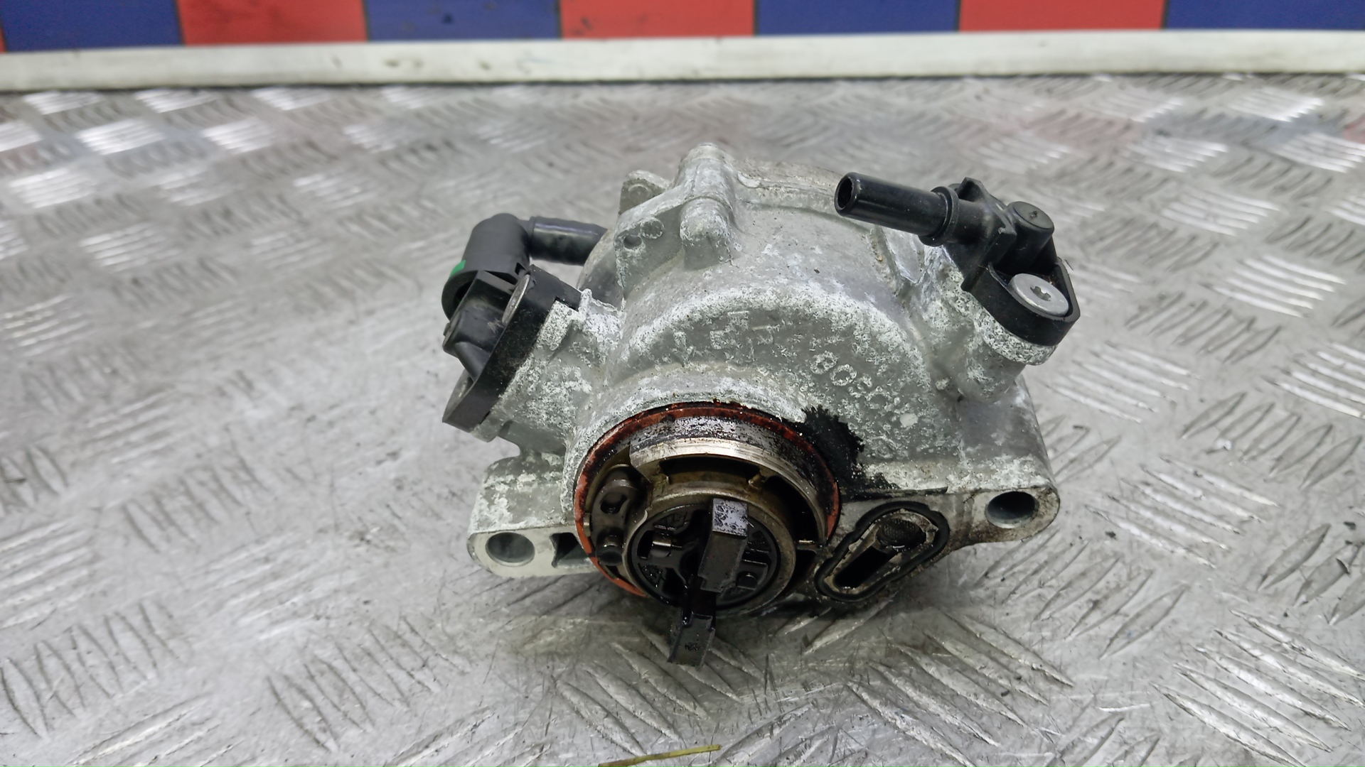 Насос вакуумный