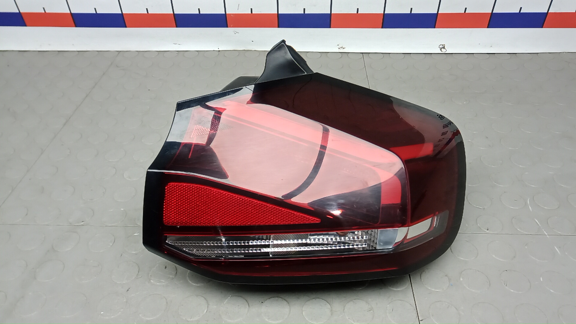 Фонарь задний правый