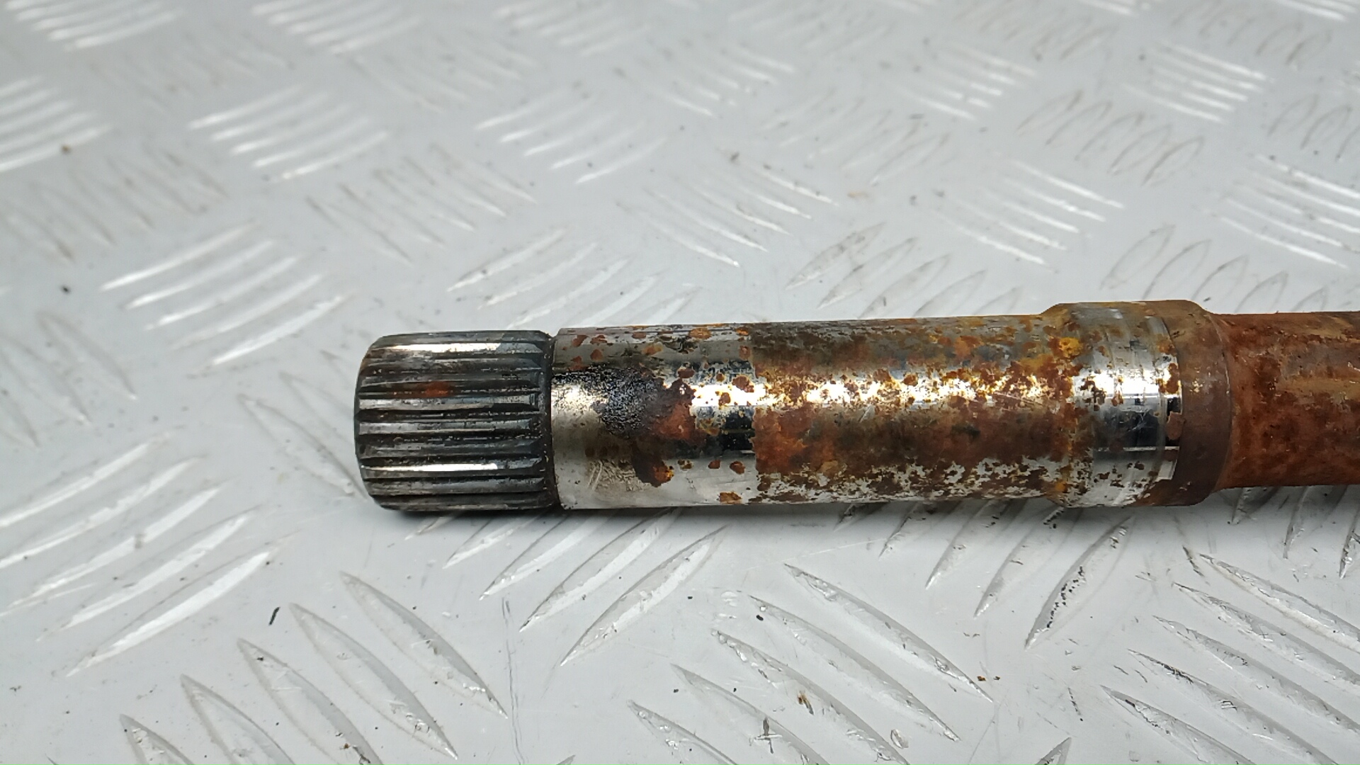 Полуось передняя правая