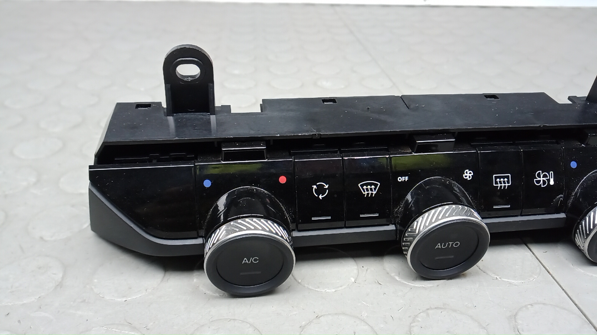 Блок управления климатической установкой