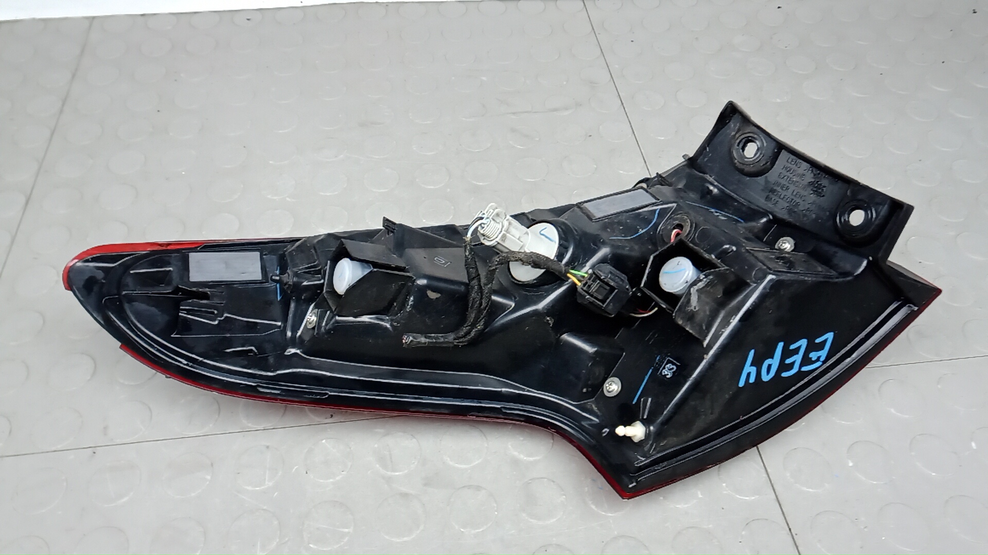 Фонарь задний правый