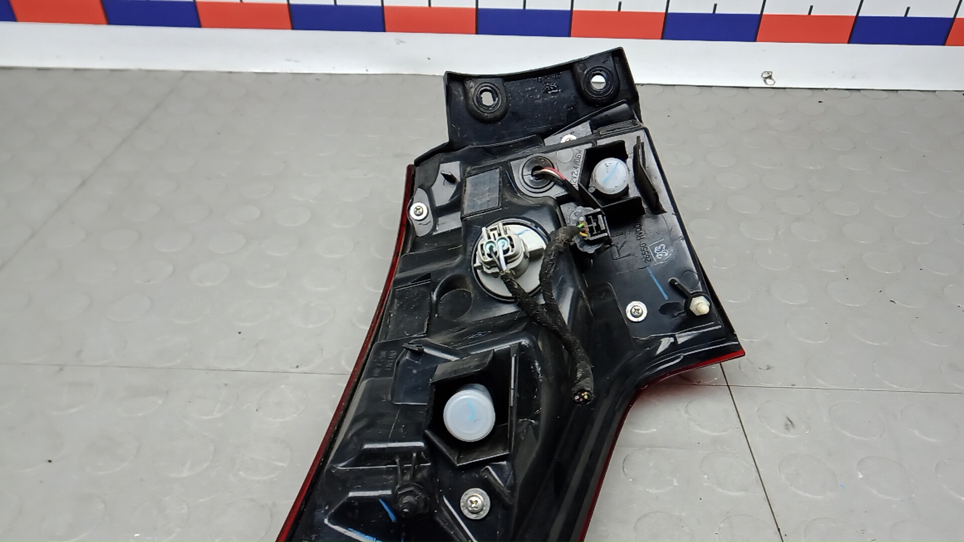 Фонарь задний правый