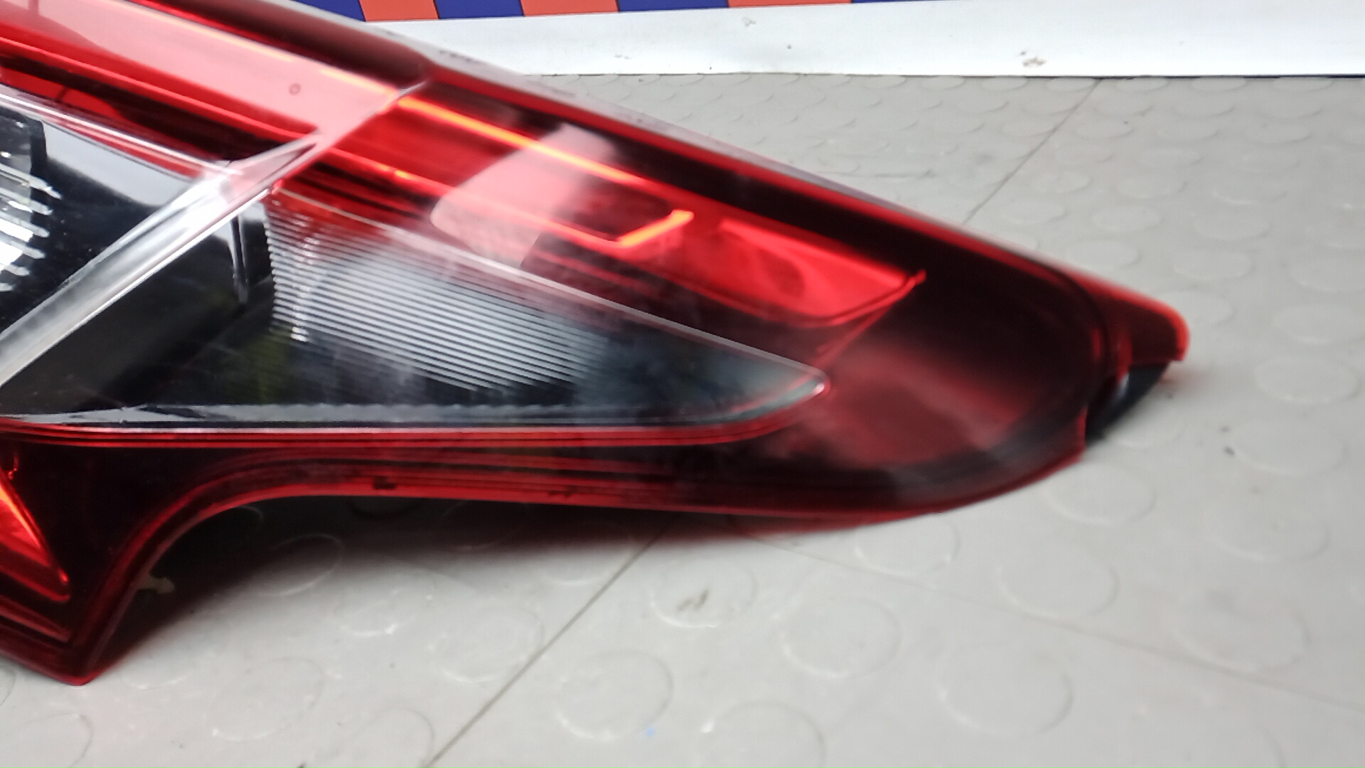 Фонарь задний правый