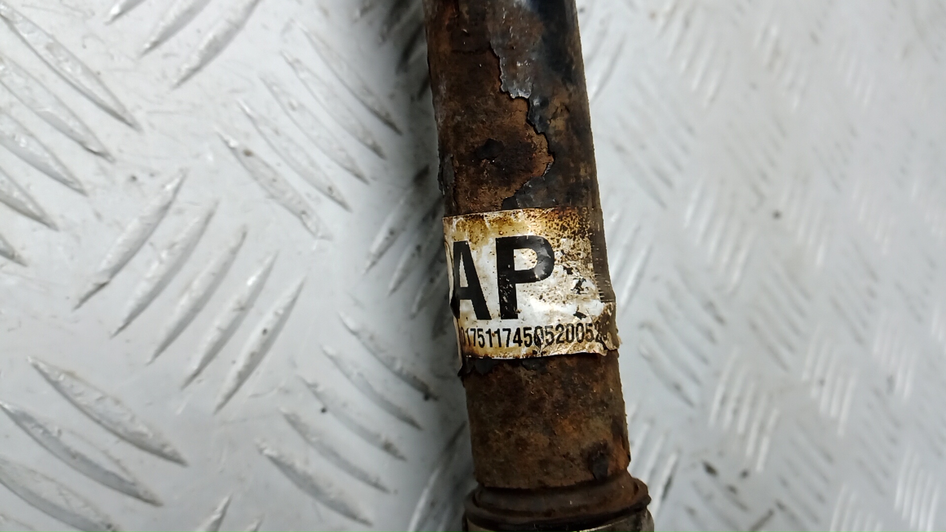 Полуось передняя правая