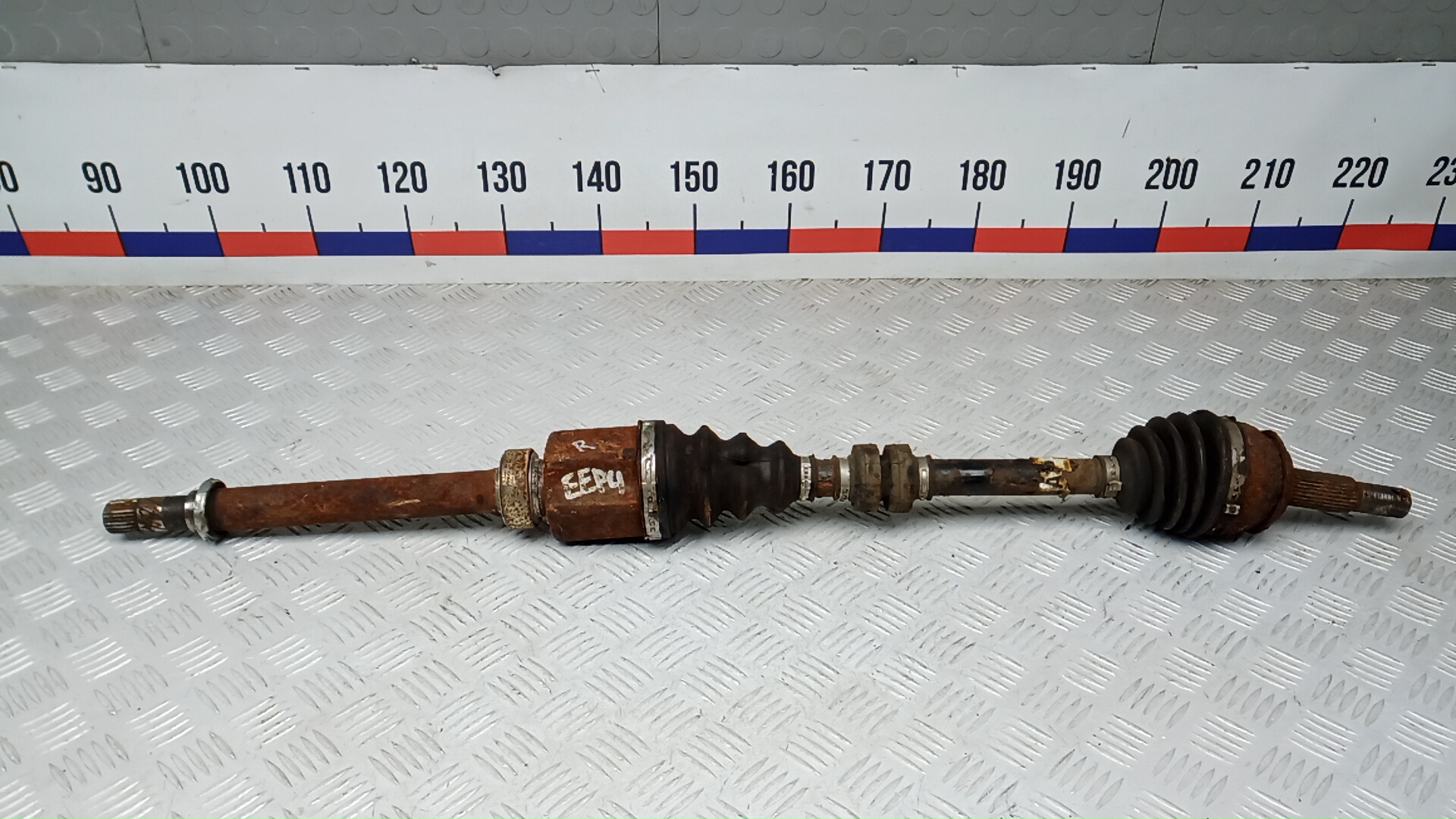 Полуось передняя правая