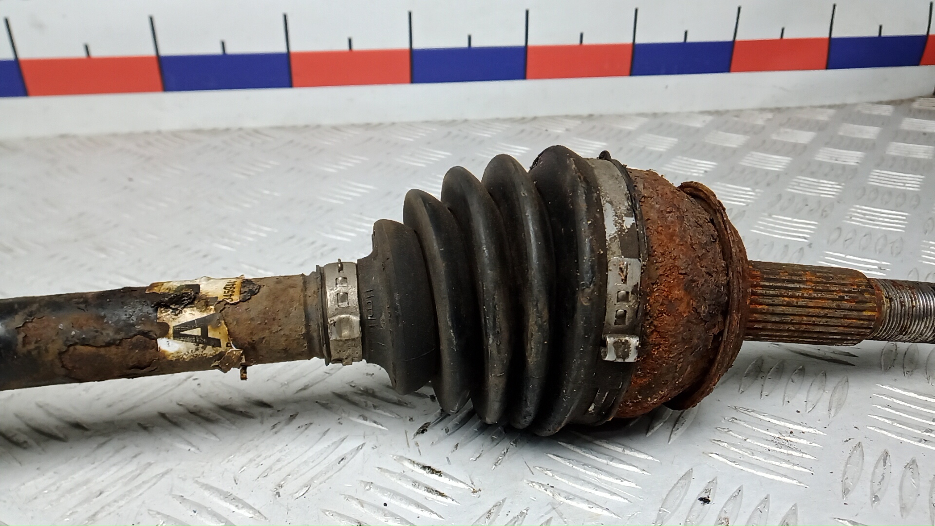 Полуось передняя правая