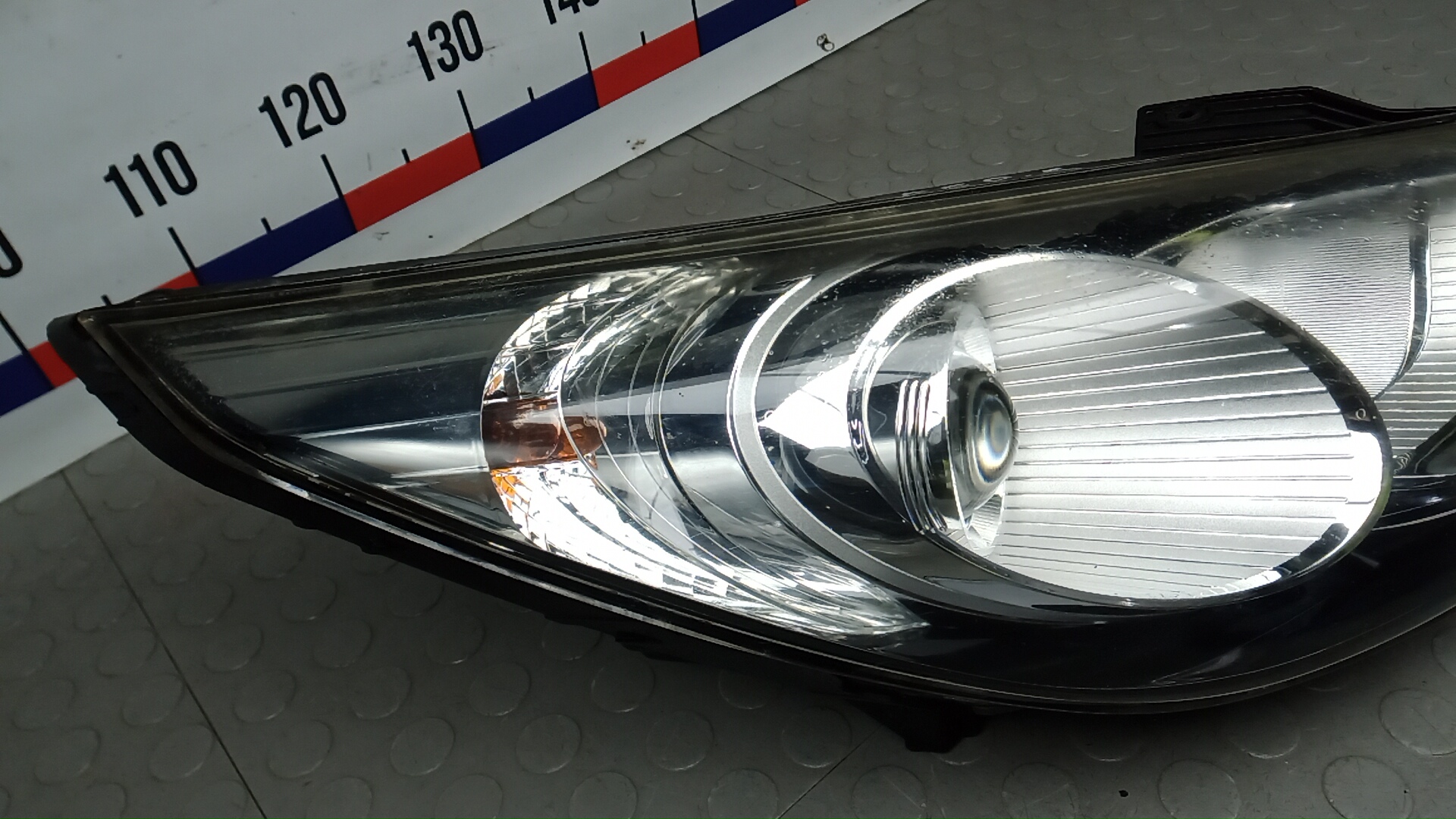 Фара правая