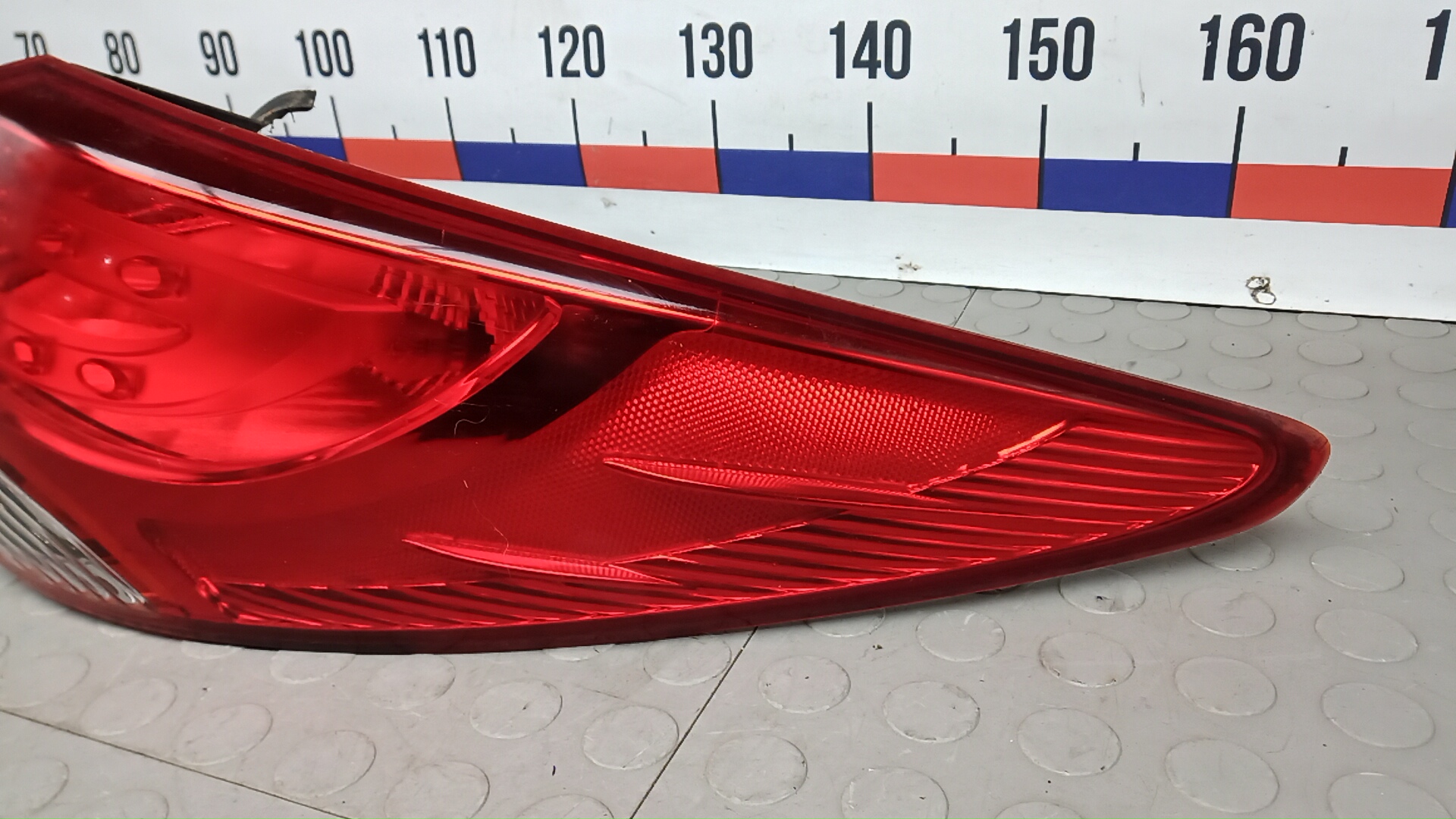 Фонарь задний правый