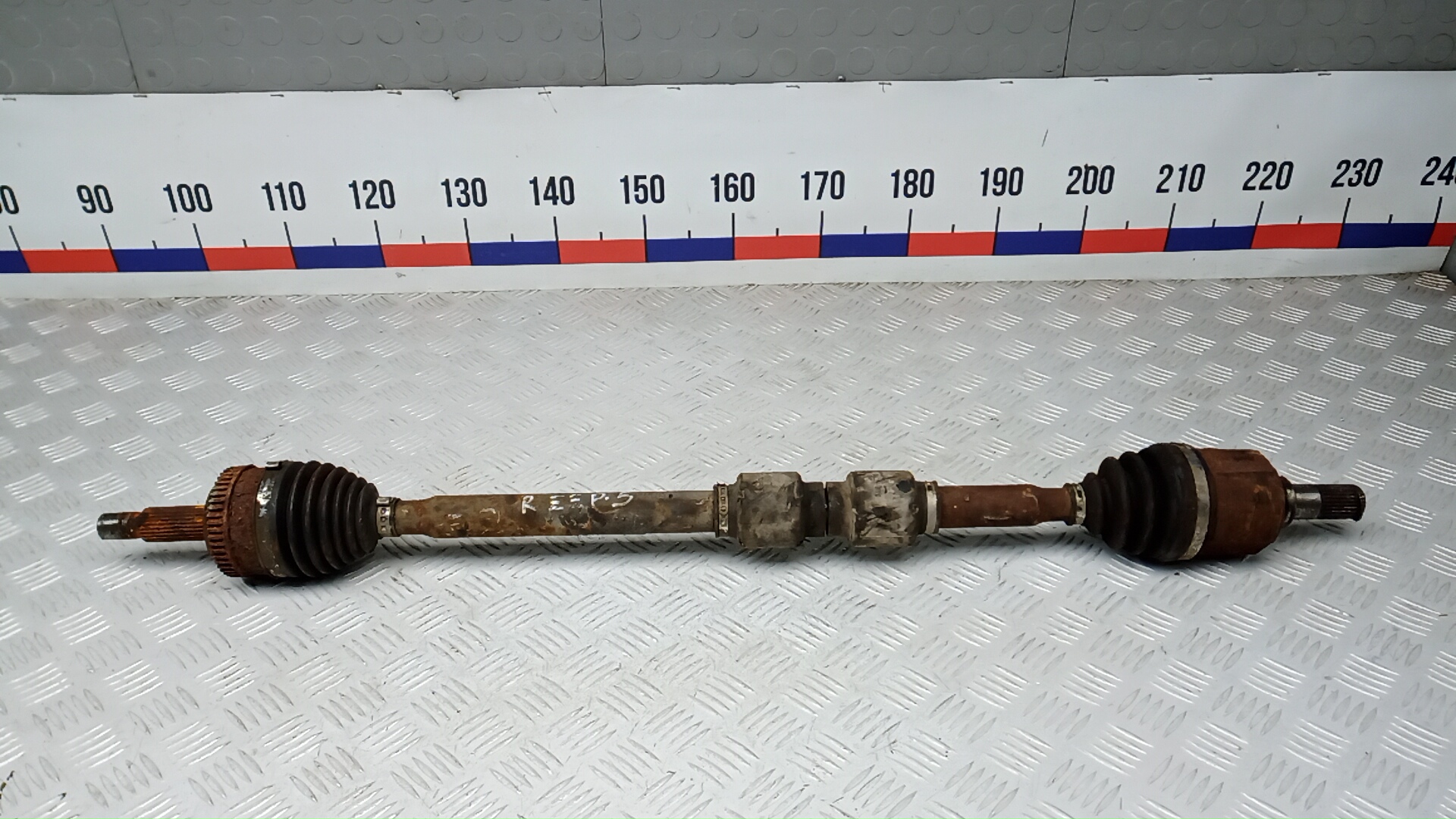 Полуось передняя правая