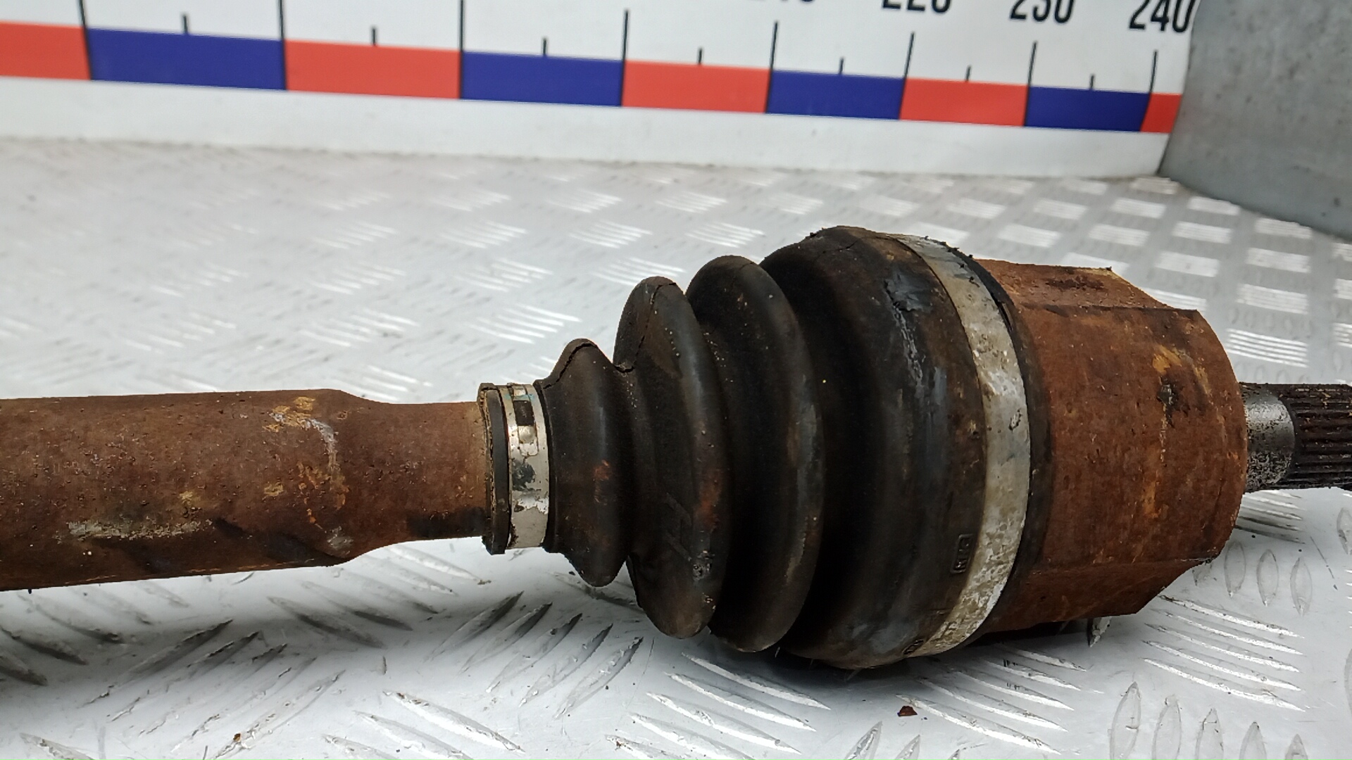 Полуось передняя правая