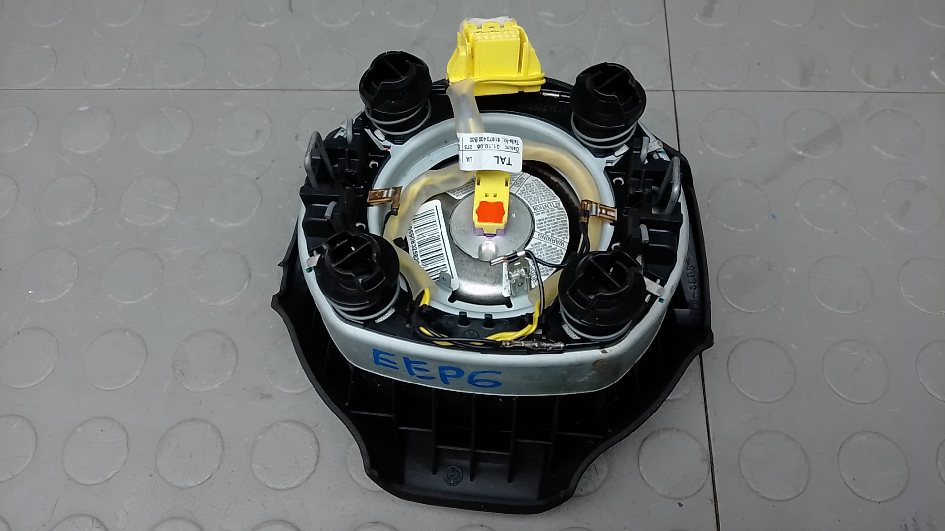 Подушка безопасности в рулевое колесо