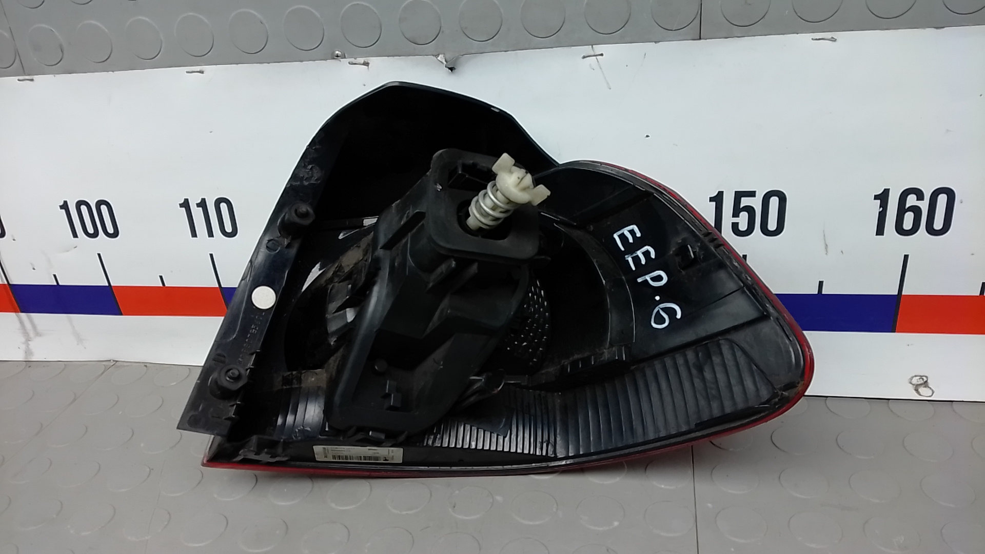 Фонарь задний левый