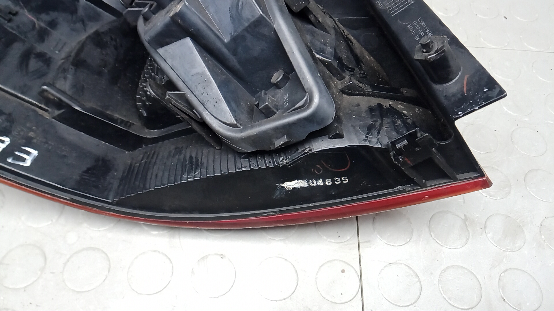 Фонарь задний правый