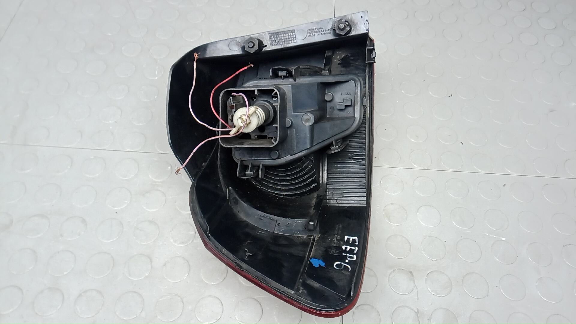 Фонарь задний правый