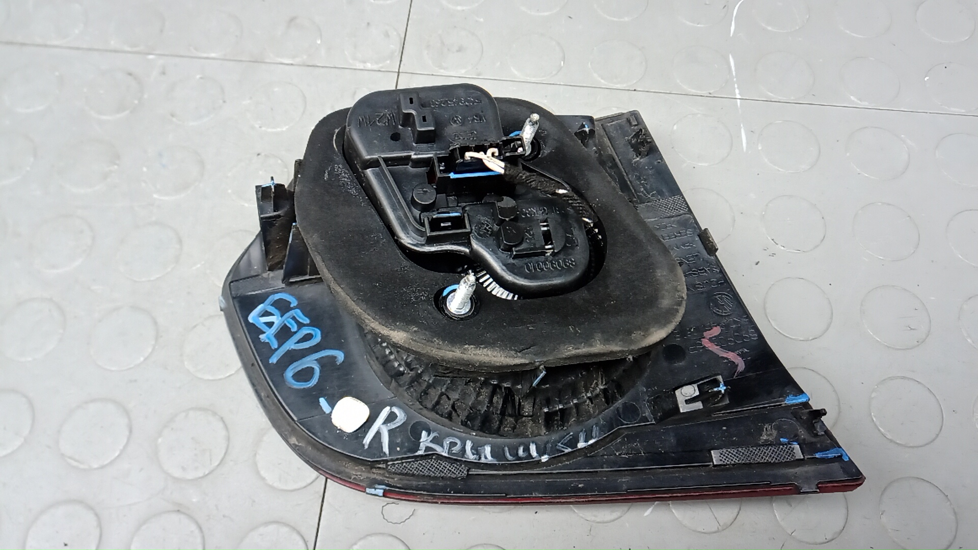 Фонарь задний внутренний правый