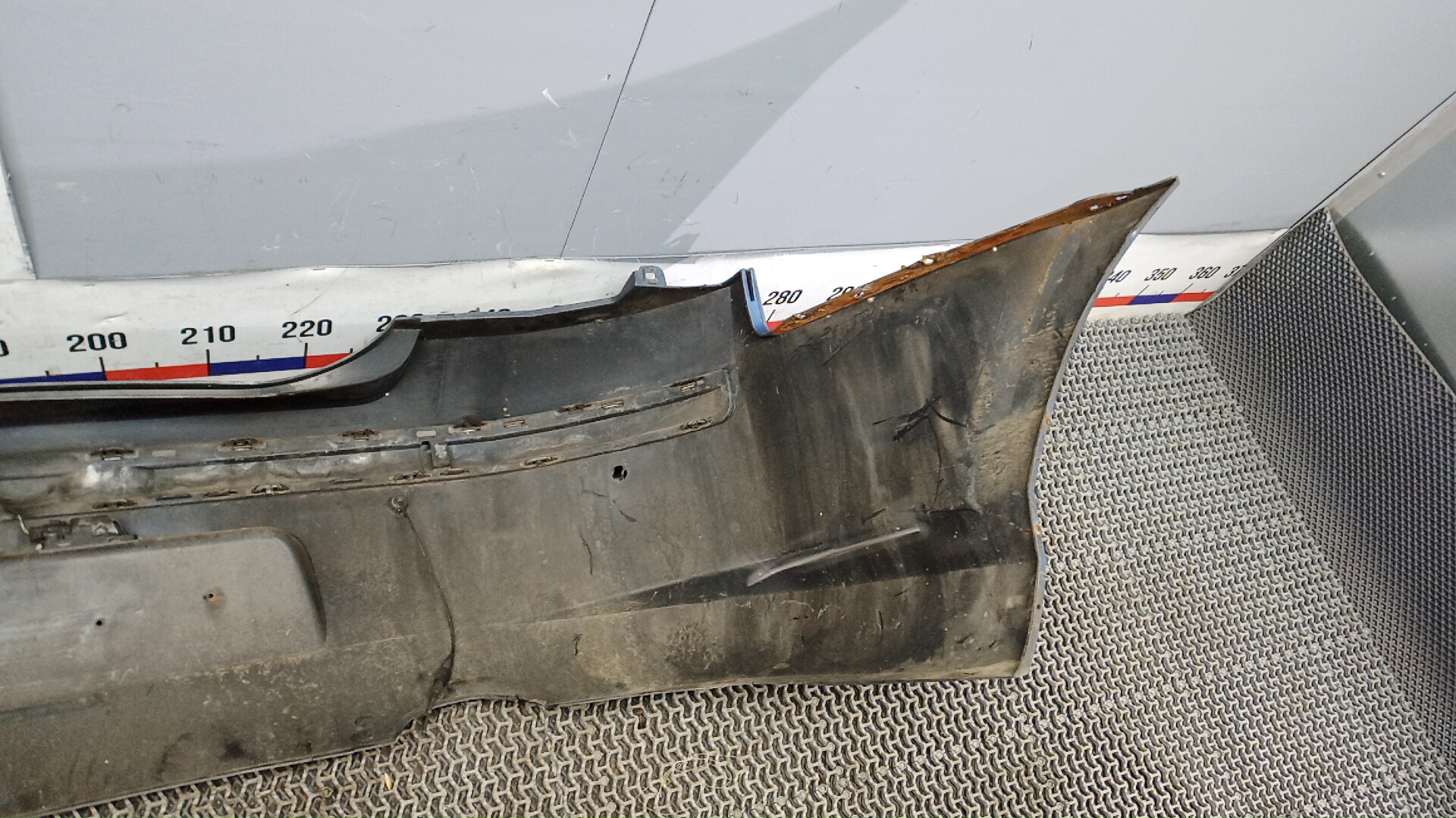 Бампер задний