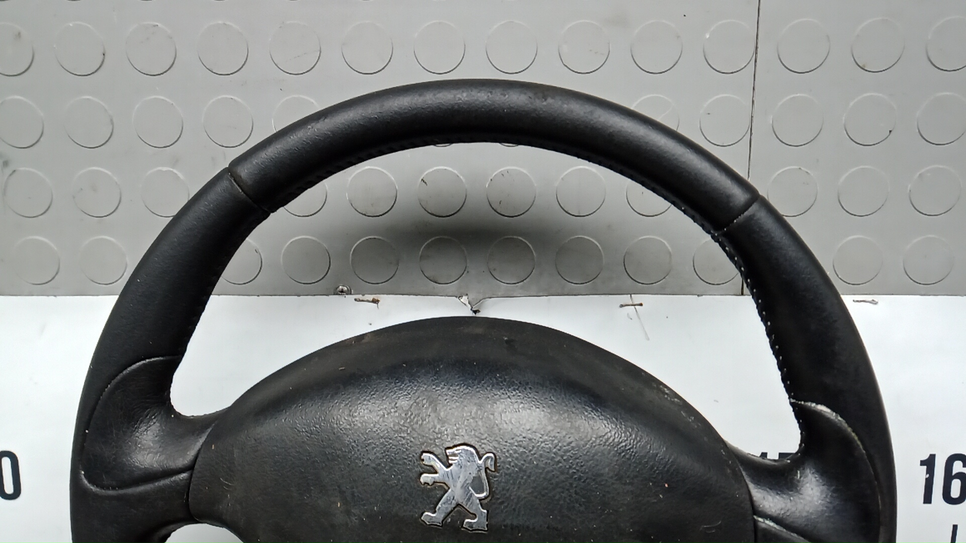 Рулевое колесо (руль)