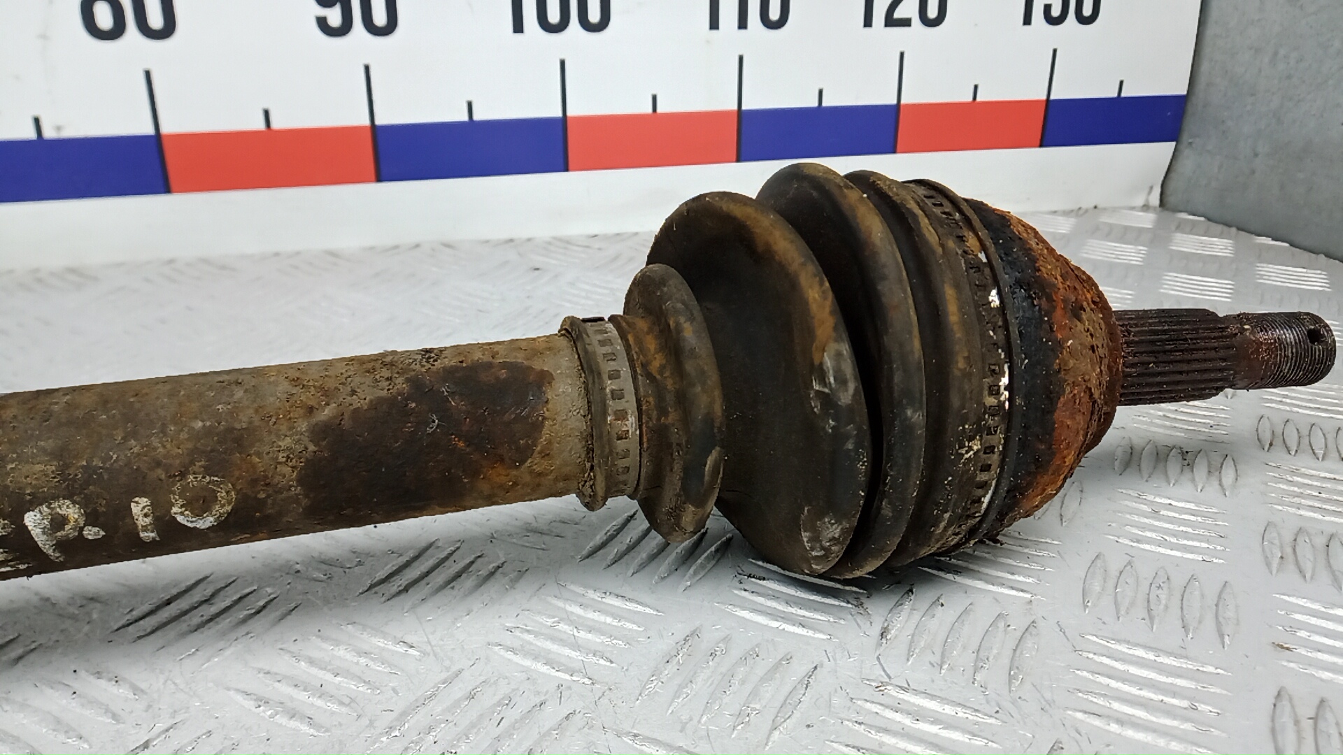 Полуось передняя левая