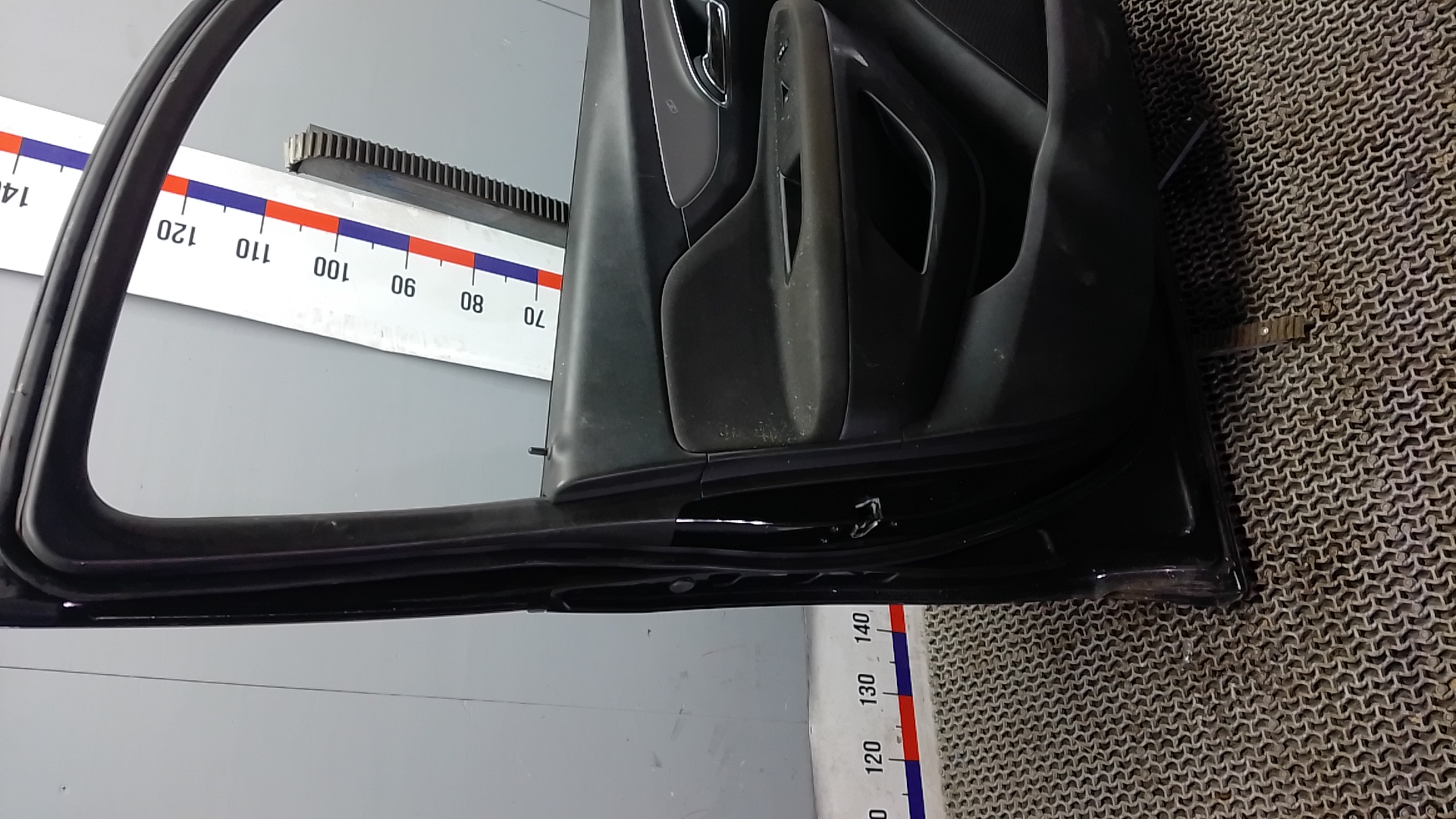 Дверь передняя левая