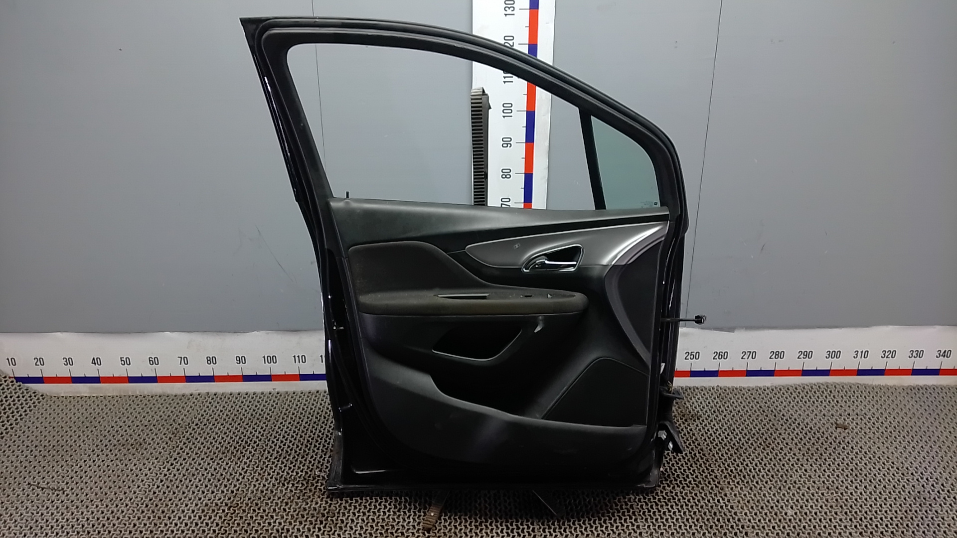 Дверь передняя левая